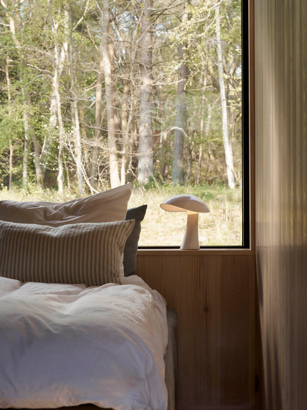 Petite lampe à poser LED portable Pax, intensité ajustable - Blanc