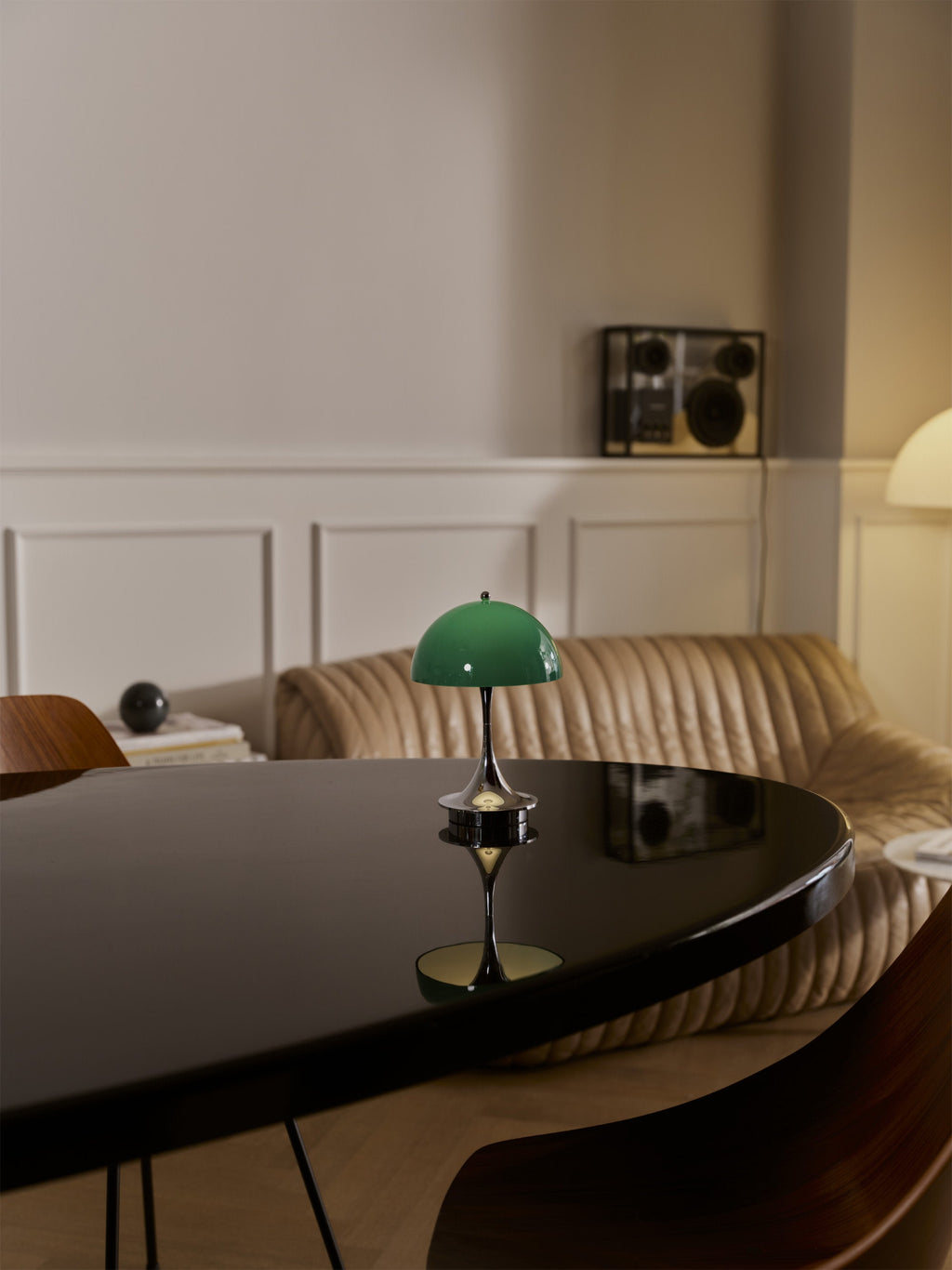 Lampe à poser LED portable à intensité variable Reiulf, design Verner Panton - Vert, argenté