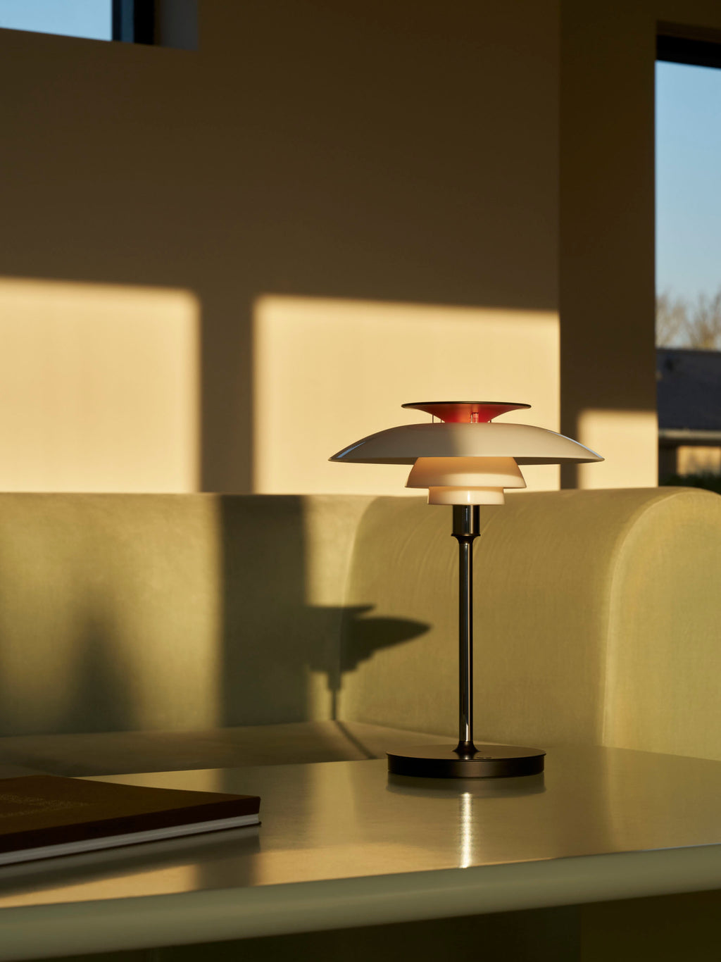 Petite lampe à poser LED portable Banks, intensité ajustable - Blanc, argenté, rouge, noir