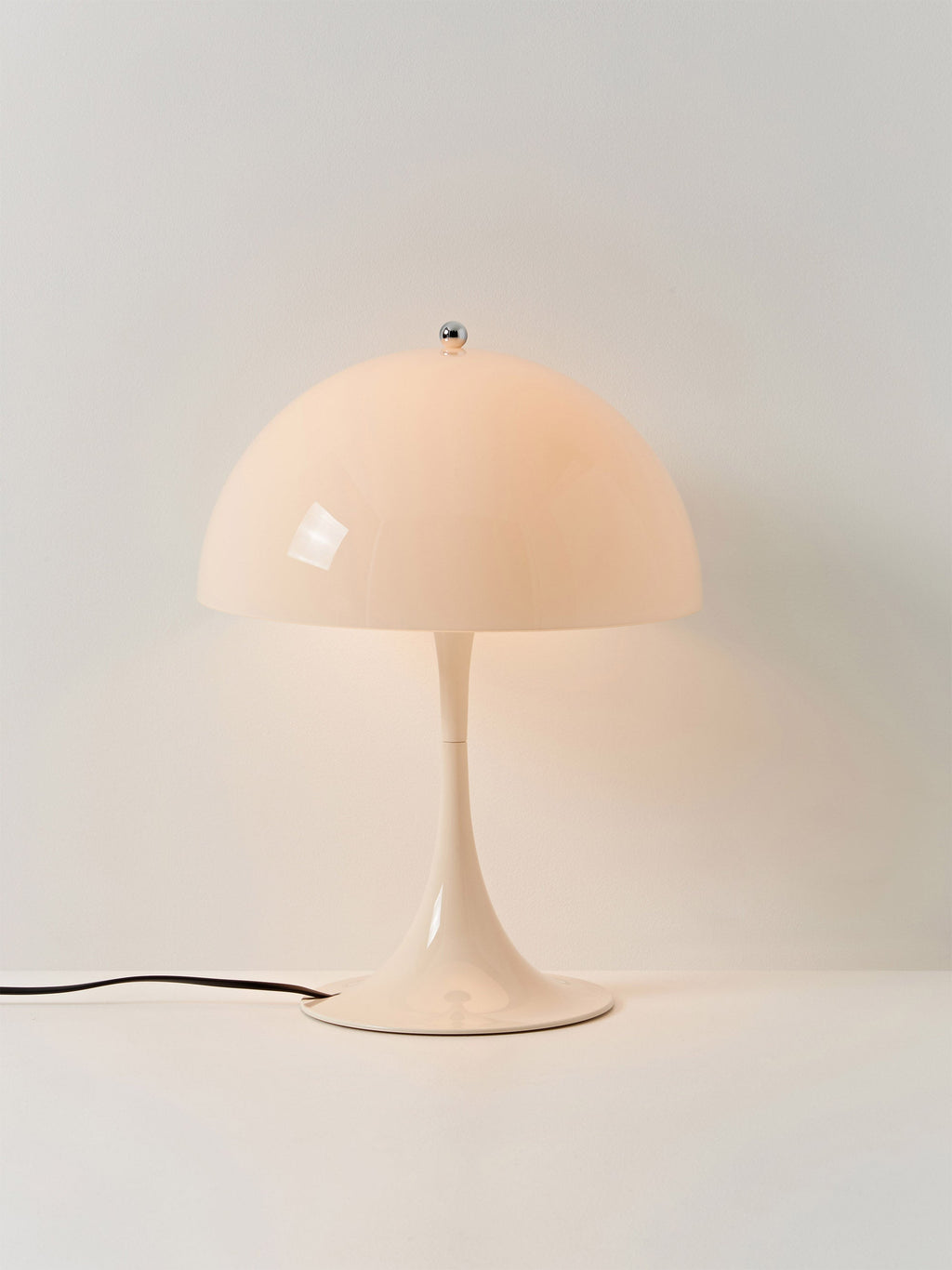 Lampe à poser Aslak, design Verner Panton - Verre acrylique beige clair