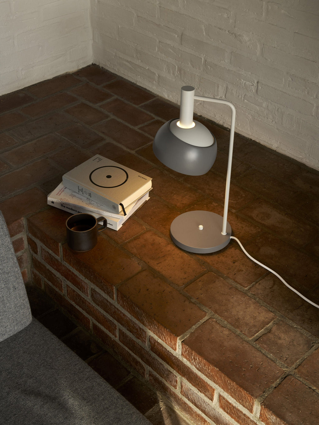 Lampe à poser Ake - Tons gris