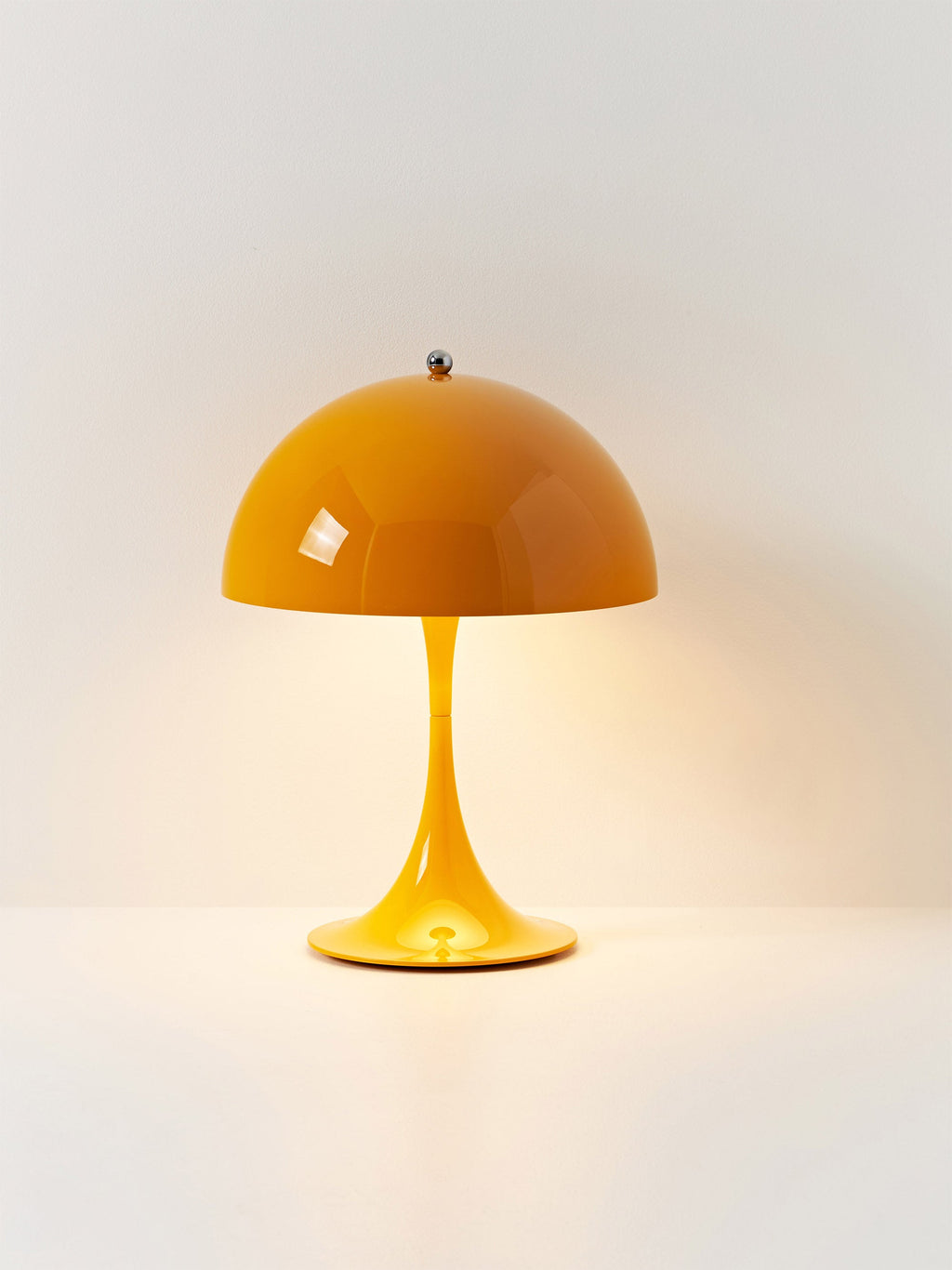 Lampe à poser LED portable à intensité variable Kasper, design Verner Panton - Orange, plastique