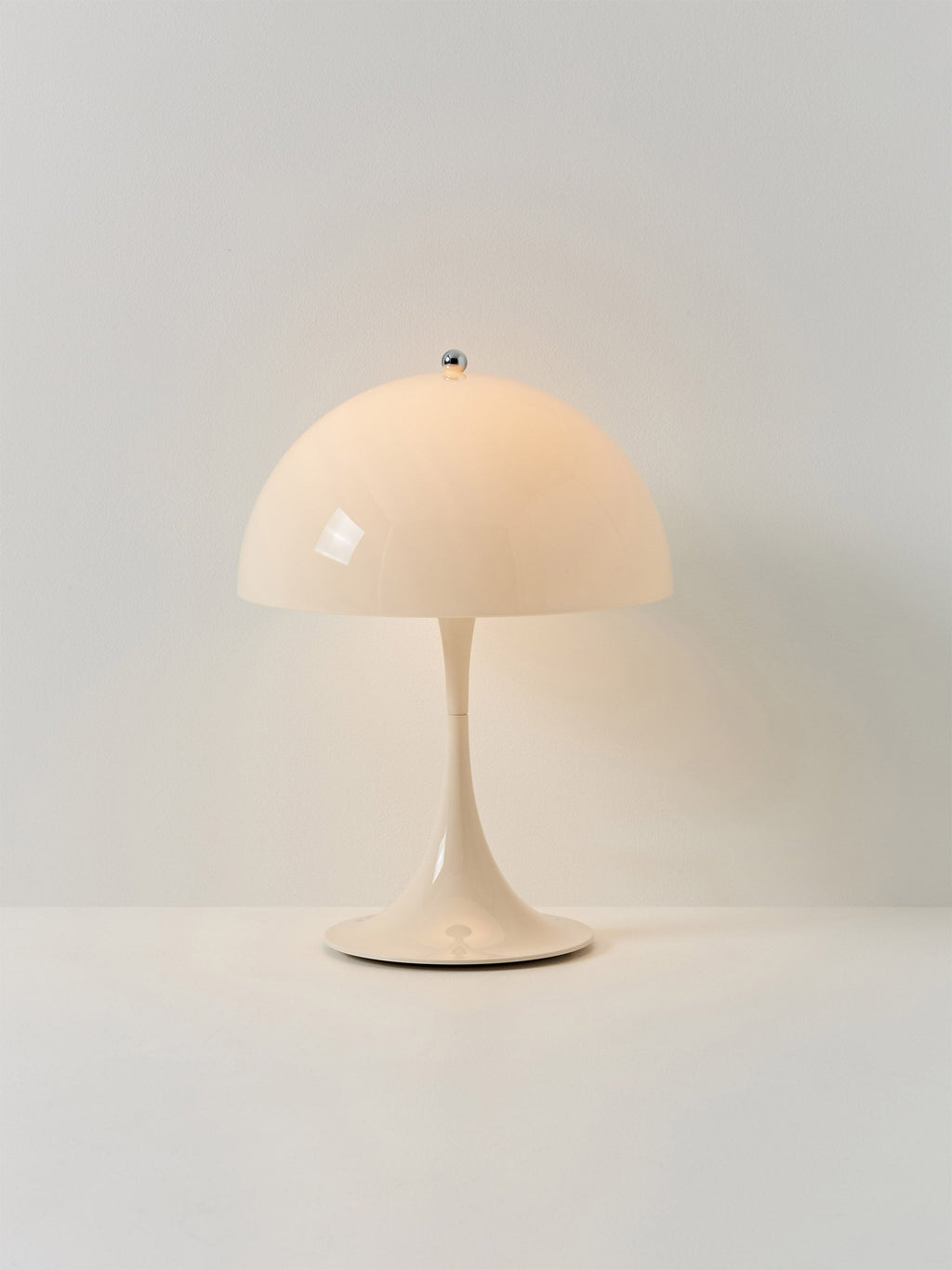 Lampe à poser LED portable à intensité variable Kasper, design Verner Panton - Verre acrylique beige clair