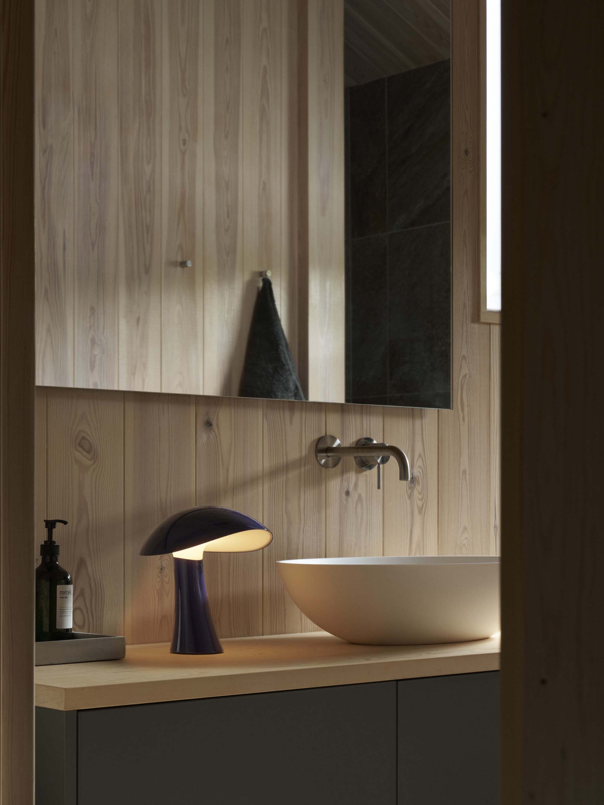 Petite lampe à poser LED portable Pax, intensité ajustable - Bleu foncé, blanc