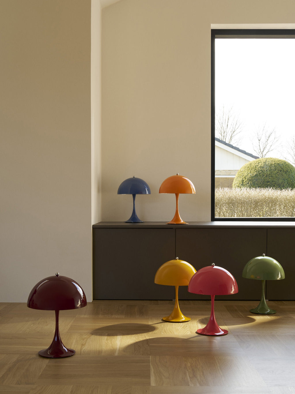 Lampe à poser LED portable à intensité variable Kasper, design Verner Panton - Corail en plastique