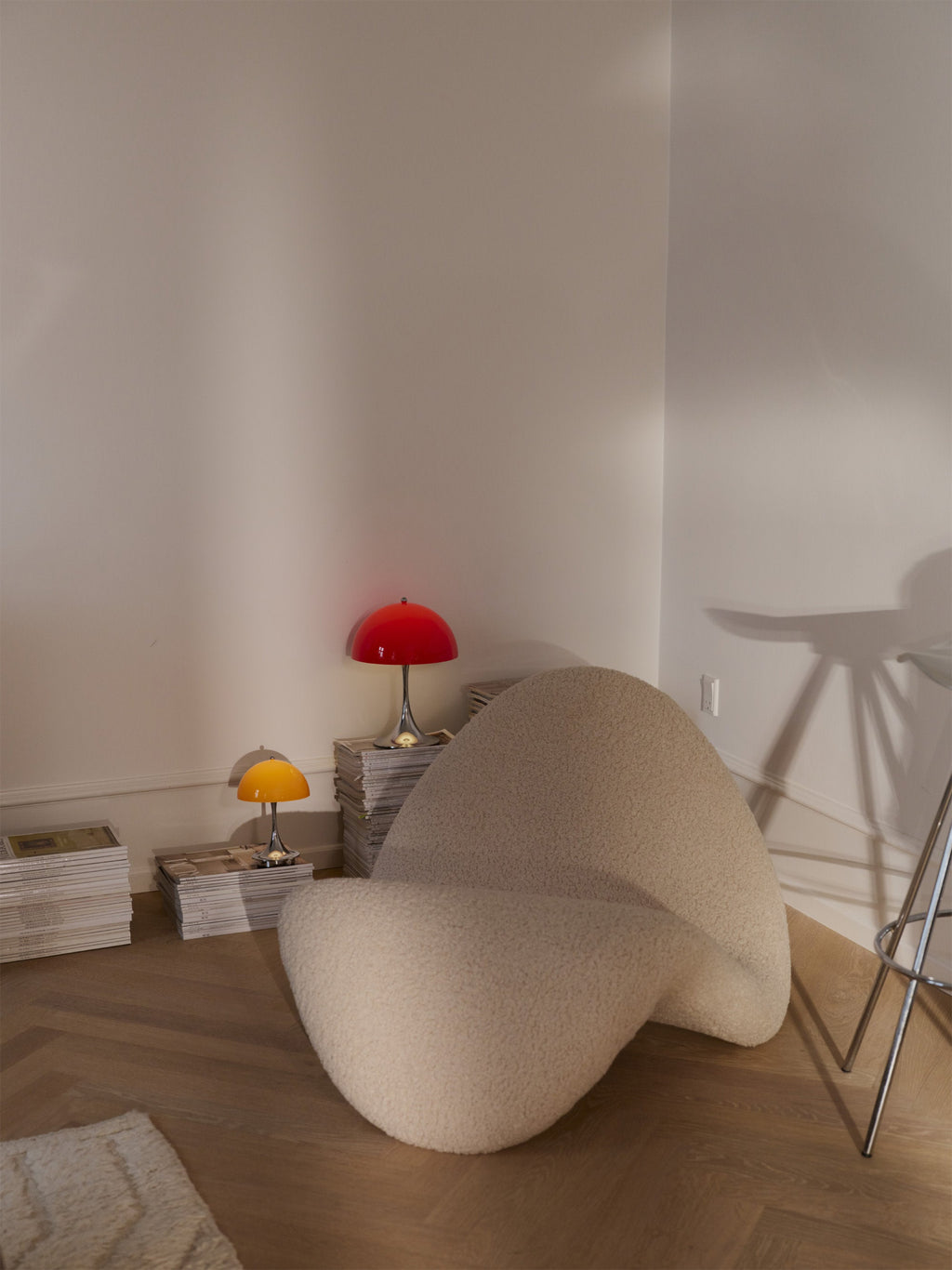 Lampe à poser LED portable à intensité variable Kasper, design Verner Panton - Plastique rouge, argenté