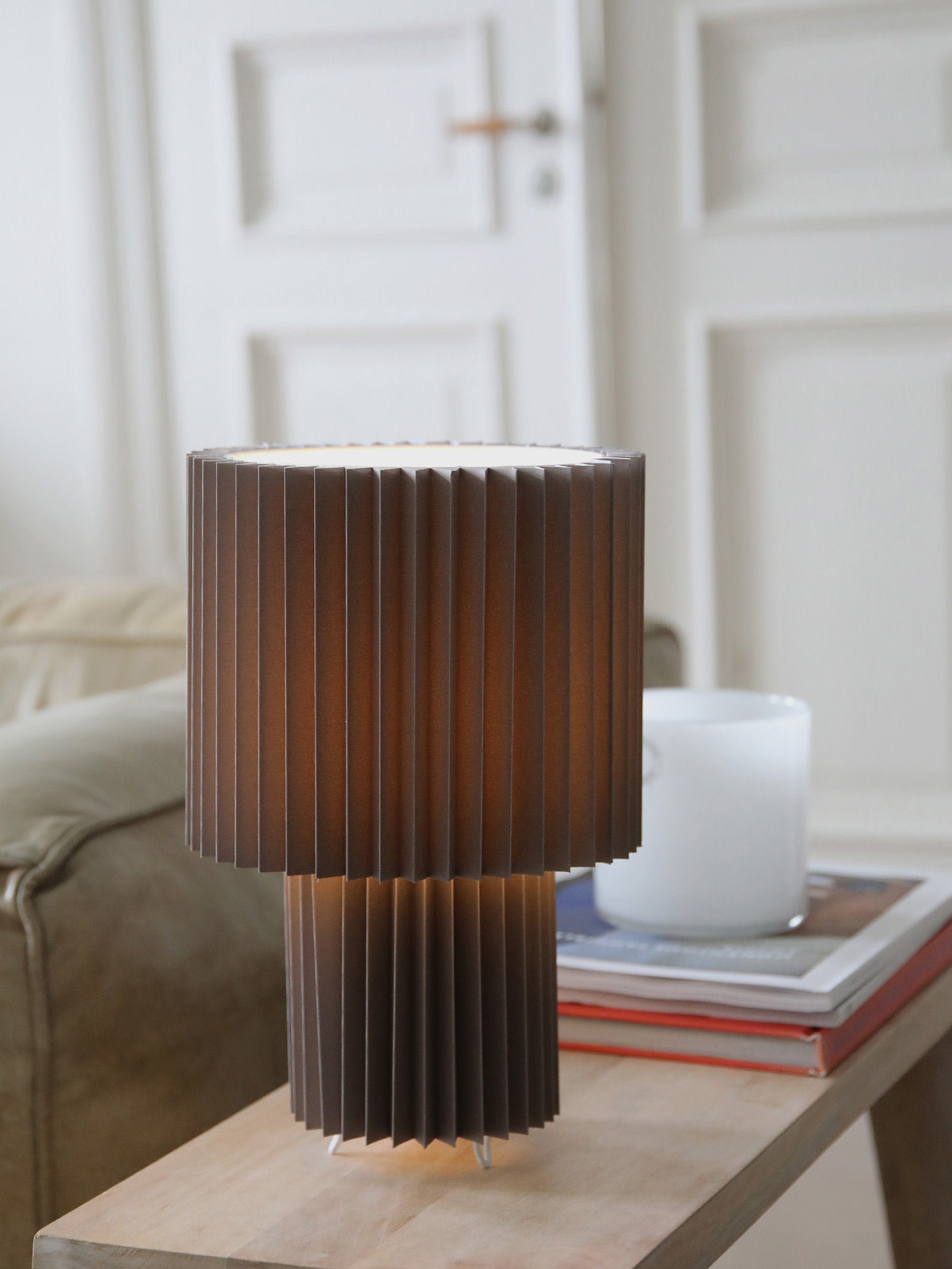 Petite lampe à poser Fridrek - Taupe