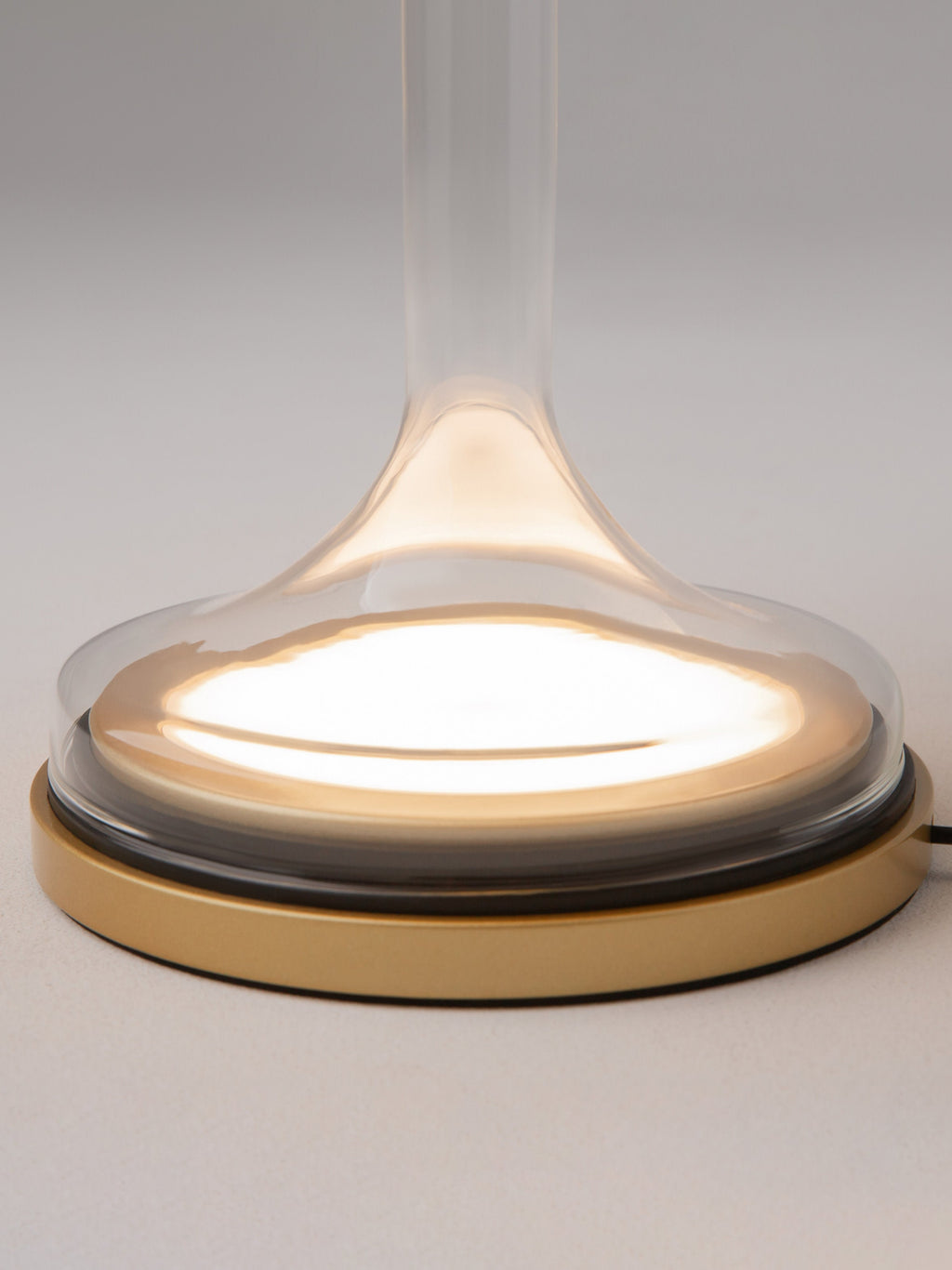 Petite lampe à poser LED Peter, intensité ajustable - Doré, transparent