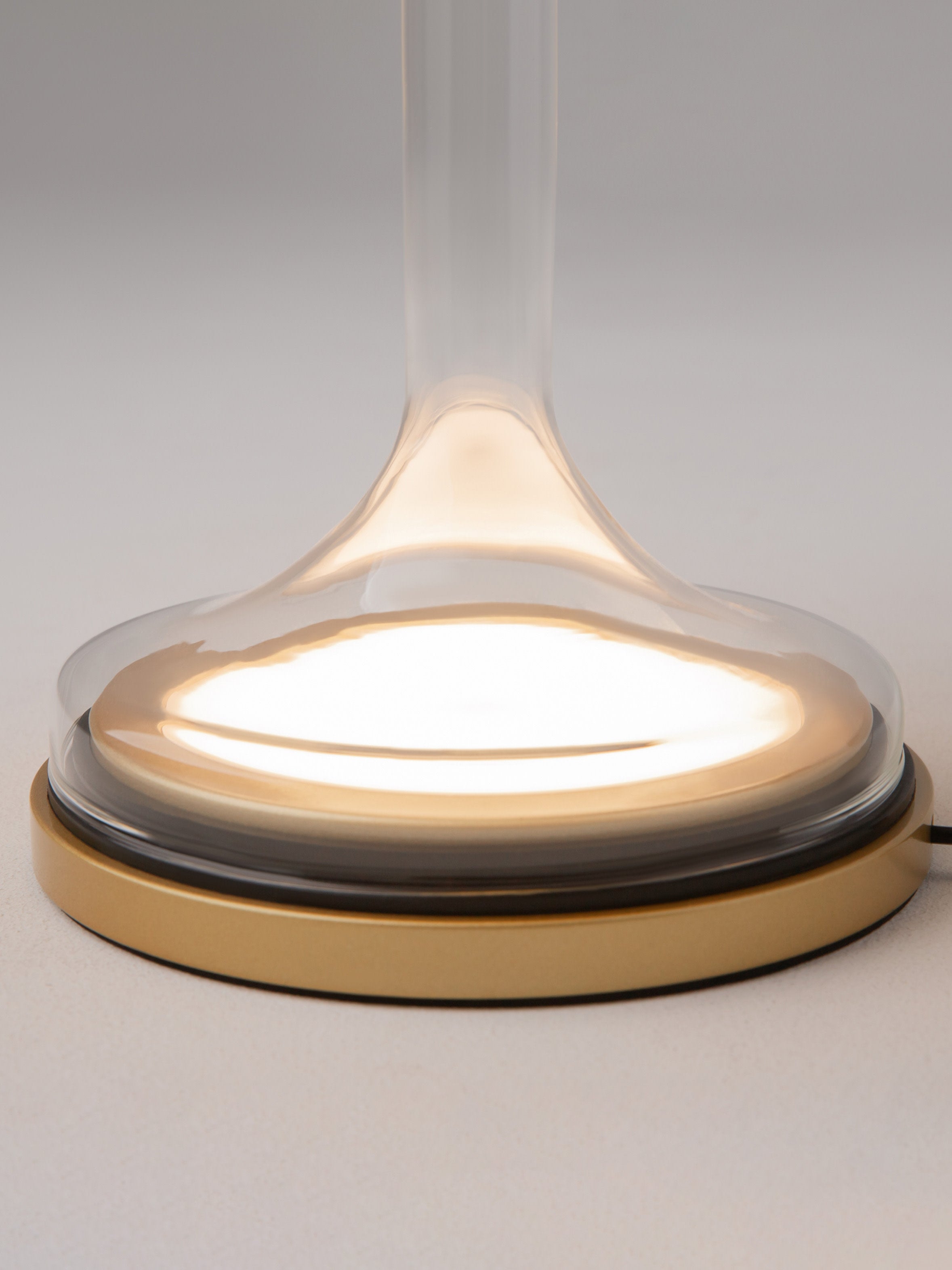 Petite lampe à poser LED Peter, intensité ajustable - Doré, transparent