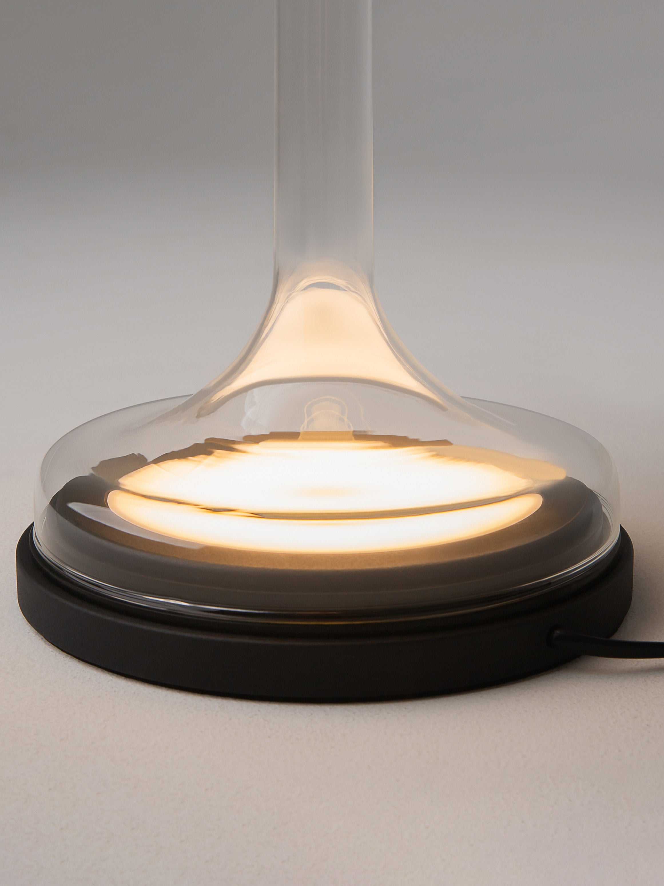 Petite lampe à poser LED Peter, intensité ajustable - Noir, transparent