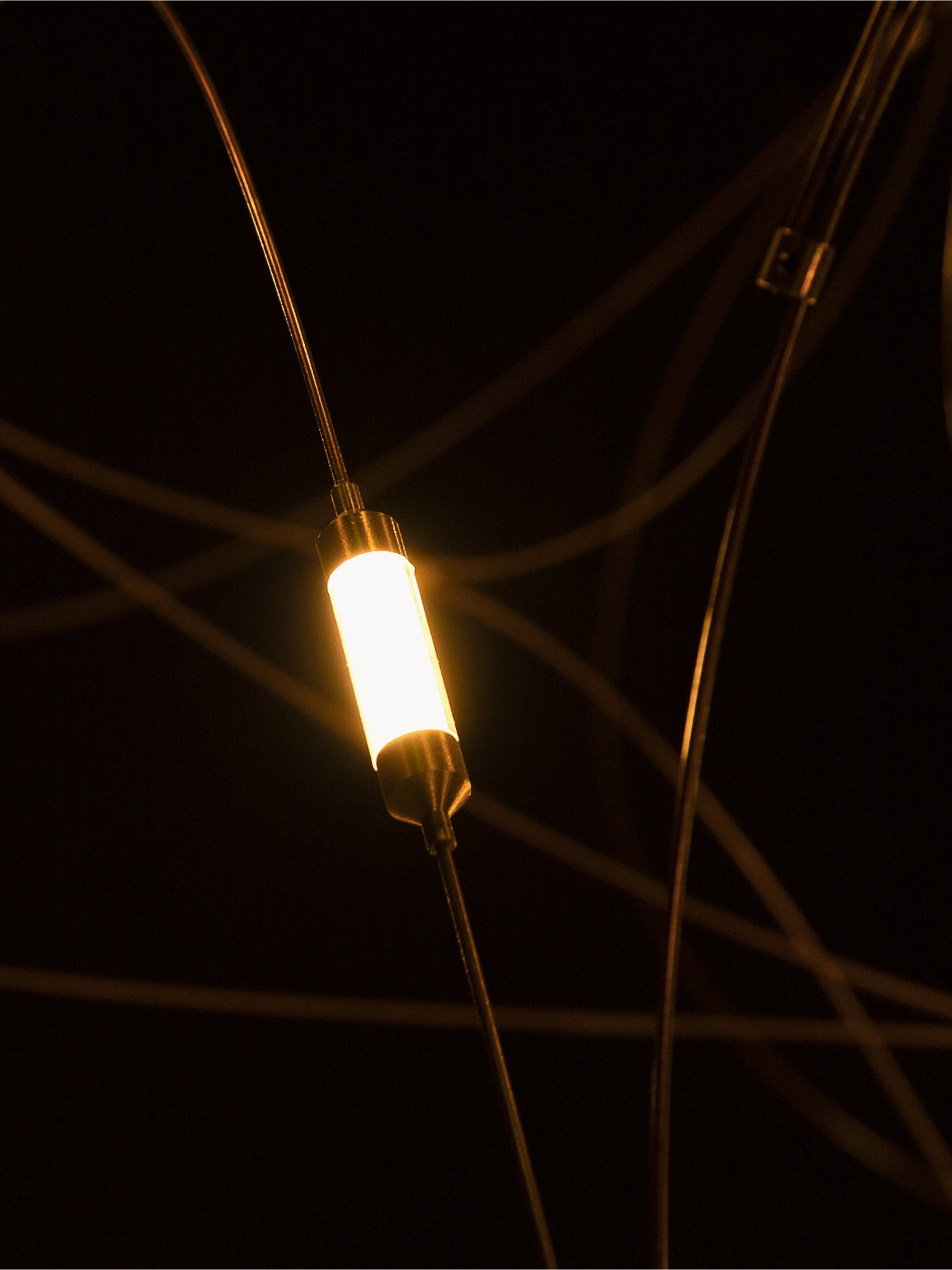 Suspension LED à intensité variable Flock of Kaapo - Laiton