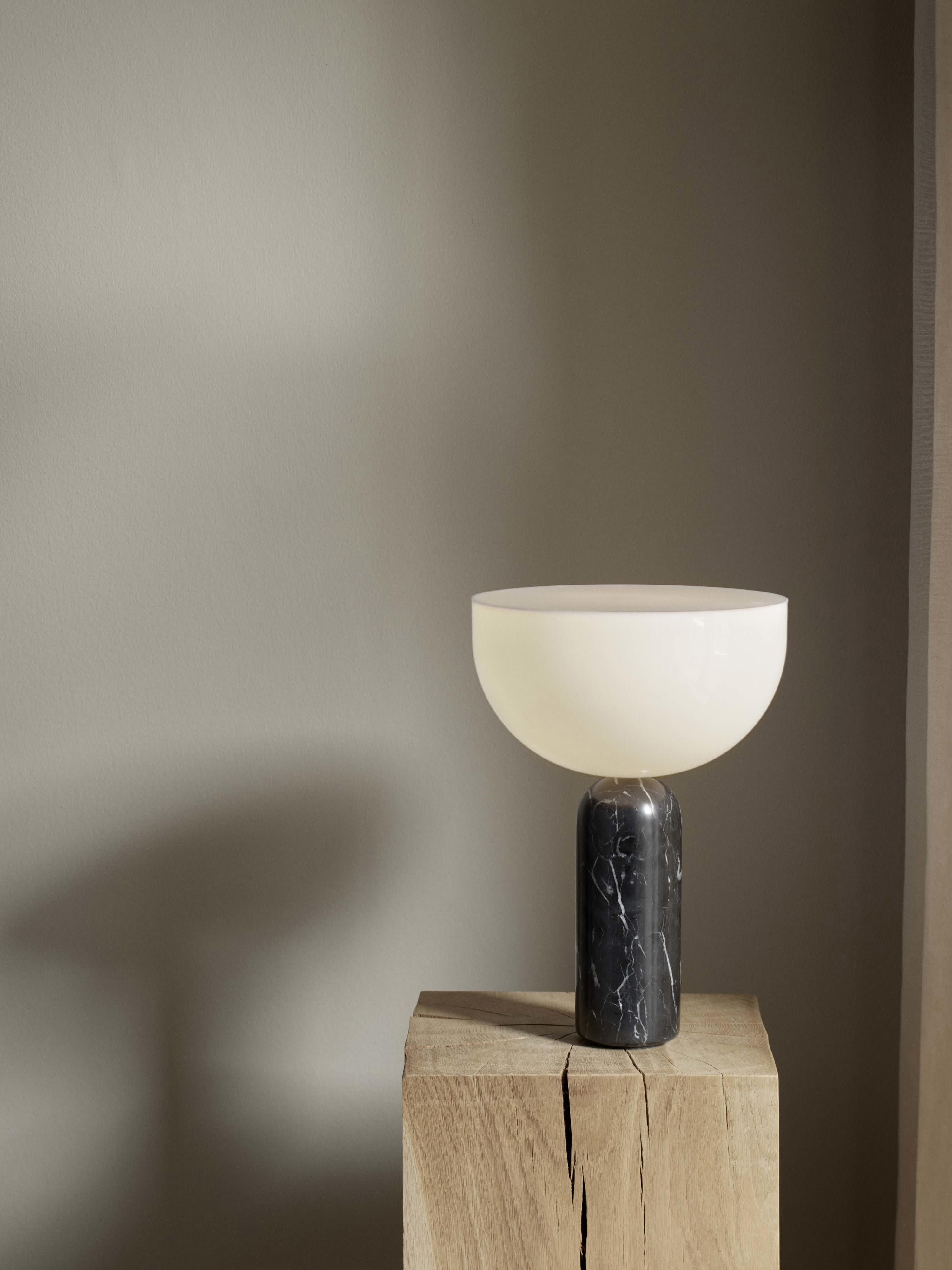 Lampe à poser en marbre Gudvar - Blanc, marbre noir