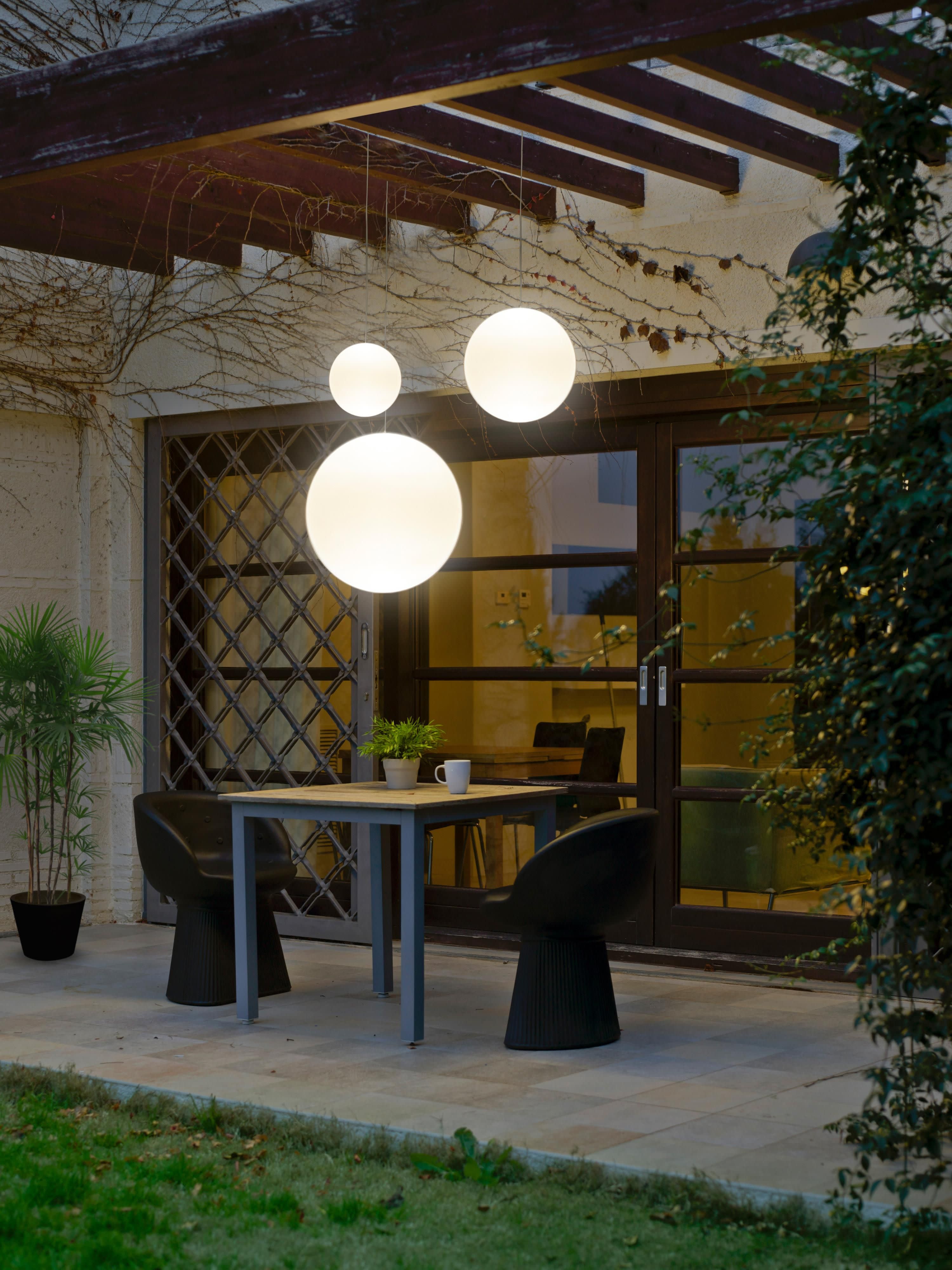 Suspension d'extérieur LED mobile avec télécommande Goran - Blanc cassé