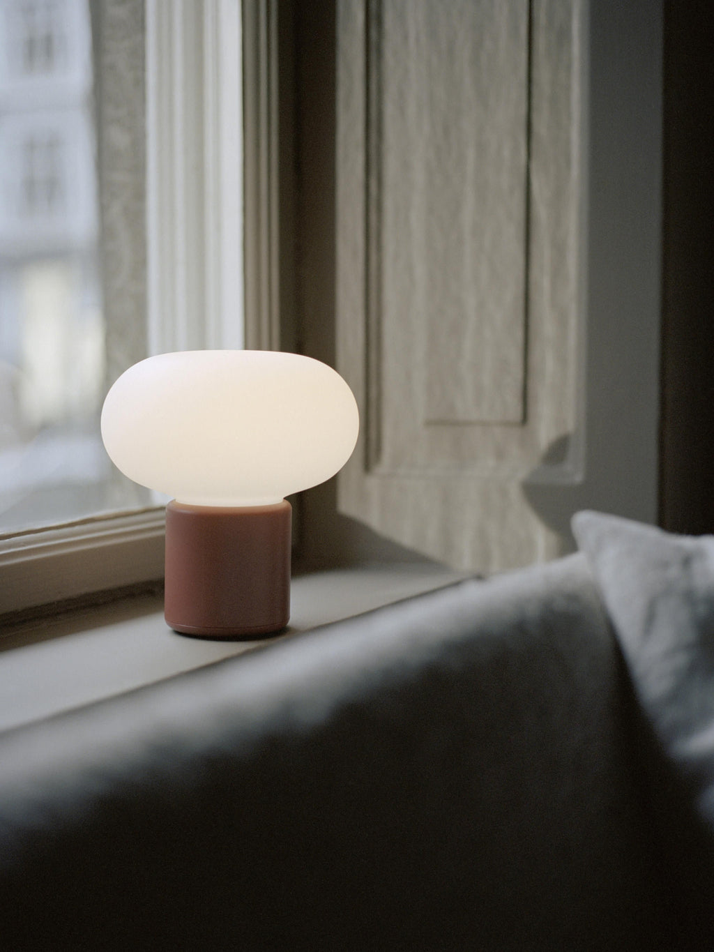 Petite lampe à poser mobile Noble, intensité ajustable - Blanc, rouge rouille