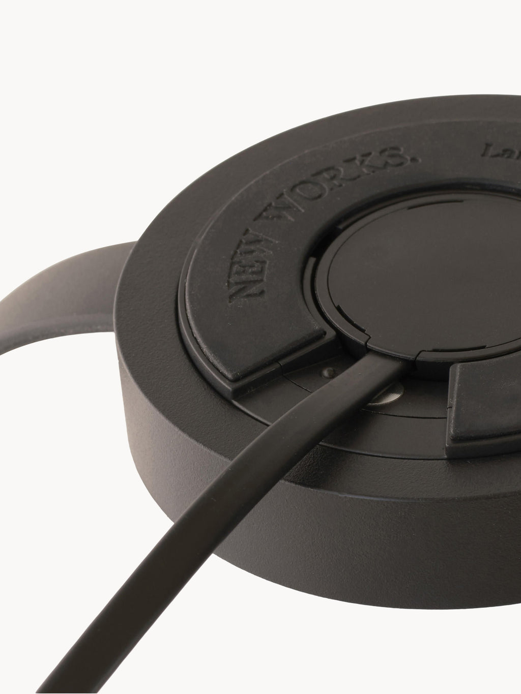 Lampe à poser mobile soufflée bouche Pors, intensité ajustable - Blanc, noir