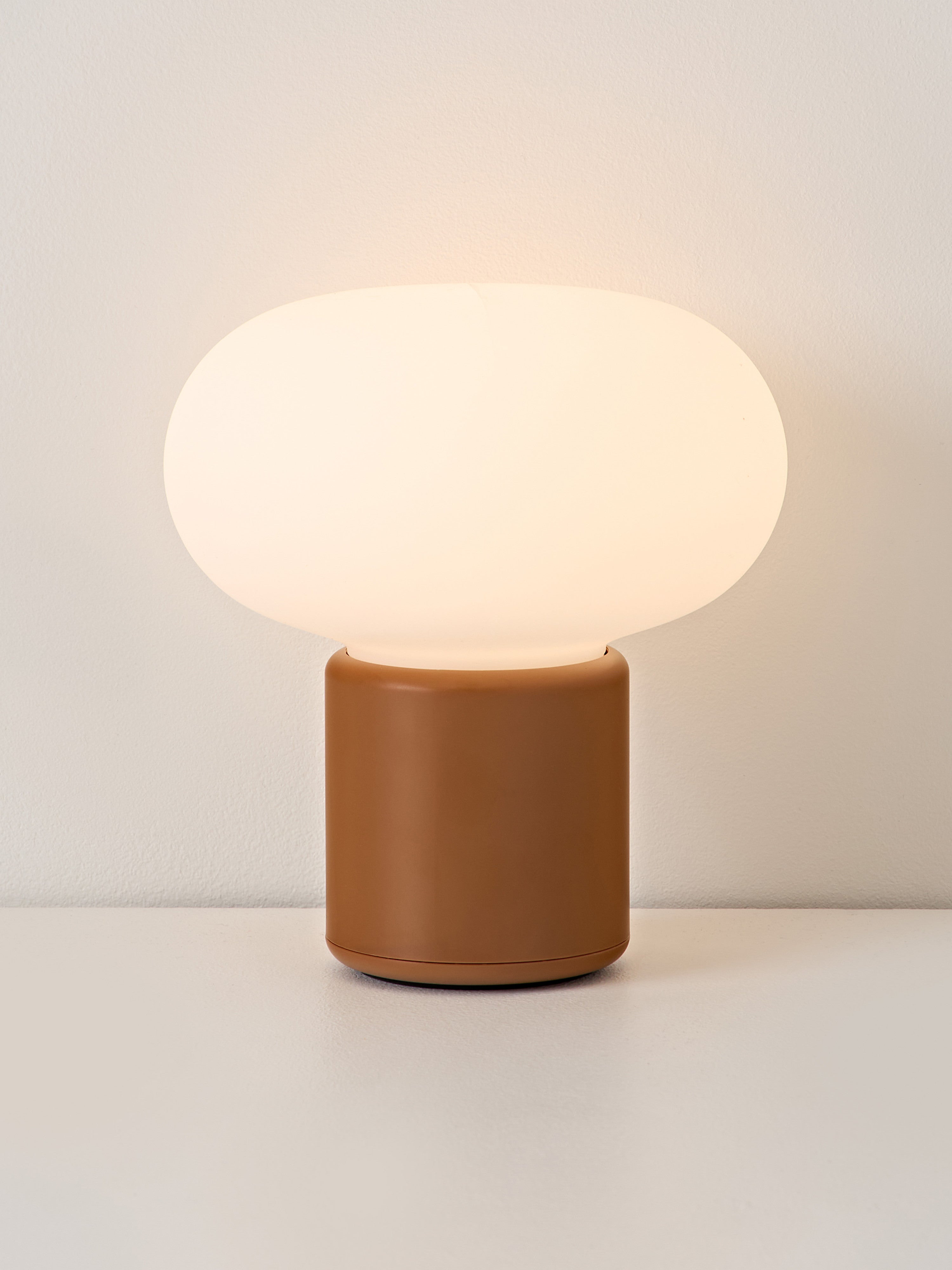 Petite lampe à poser mobile Noble, intensité ajustable - Blanc, ocre