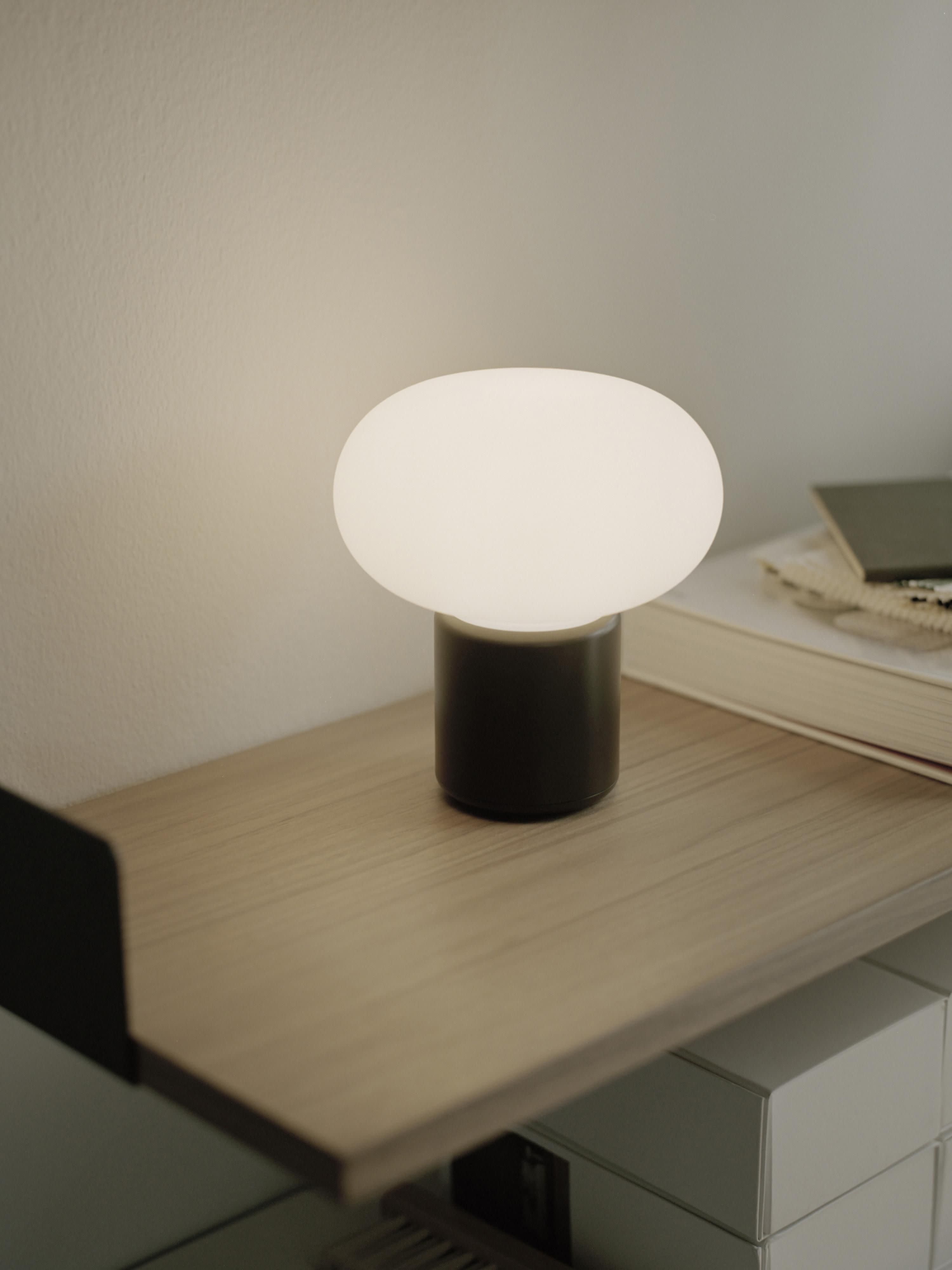 Petite lampe à poser mobile Noble, intensité ajustable - Blanc, noir