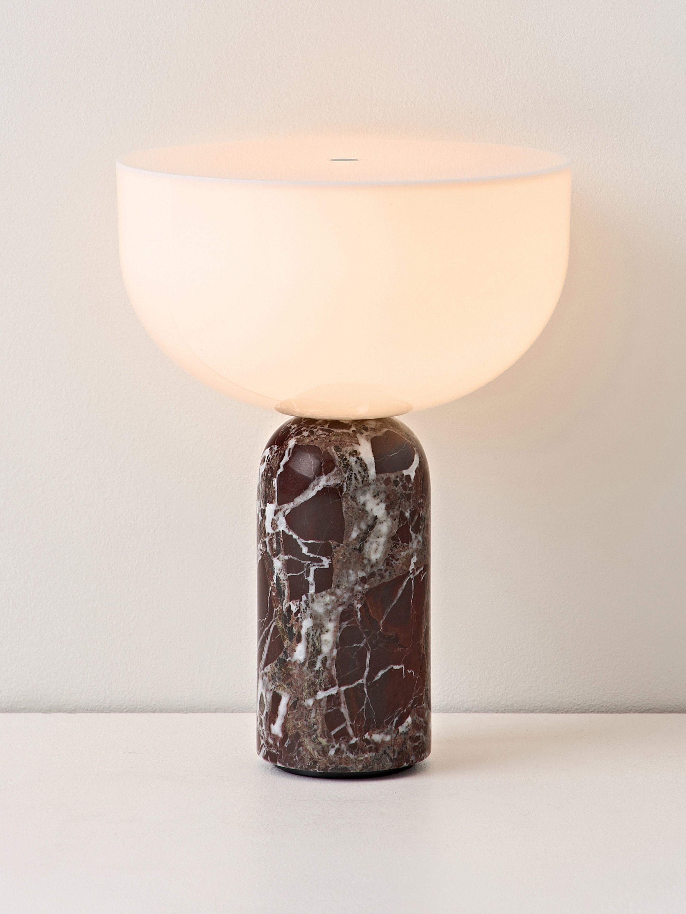 Petite lampe à poser nomade en marbre Gudvar, intensité ajustable - Blanc, marbre brun foncé