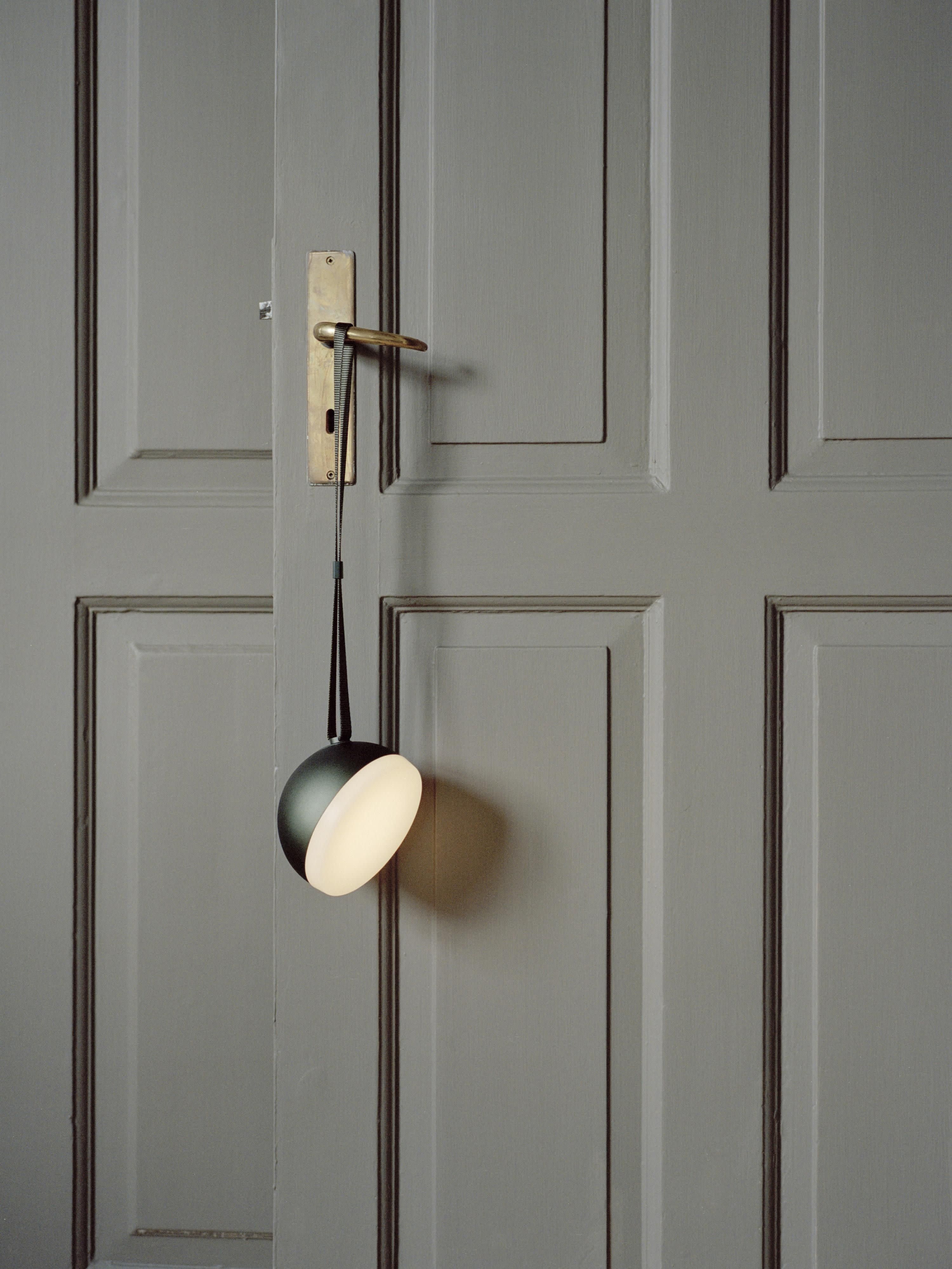 Lampe d'extérieur mobile August, intensité ajustable - Vert olive, blanc