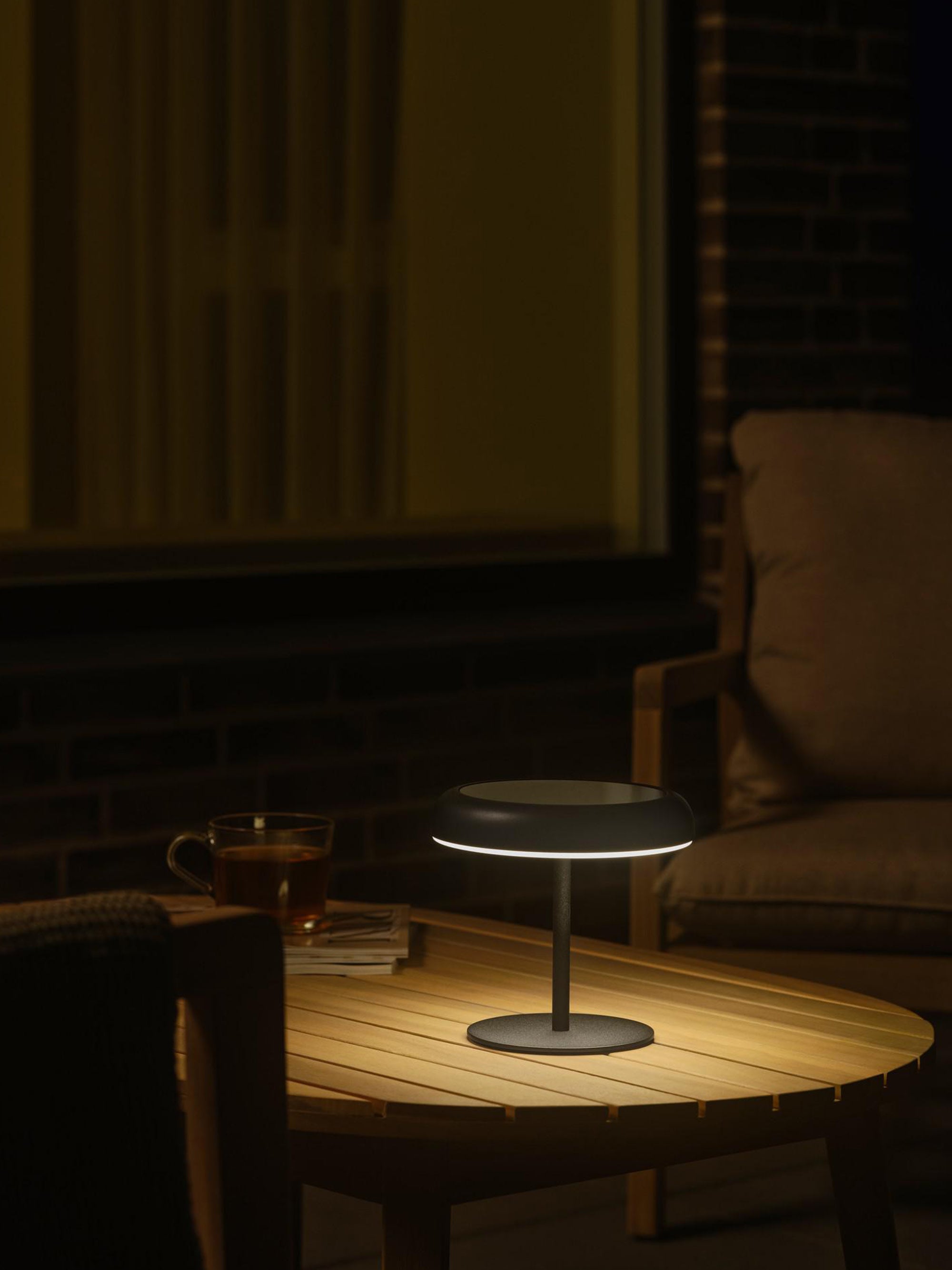 Lampe à poser LED solaire portable Siro, intensité ajustable - Noir
