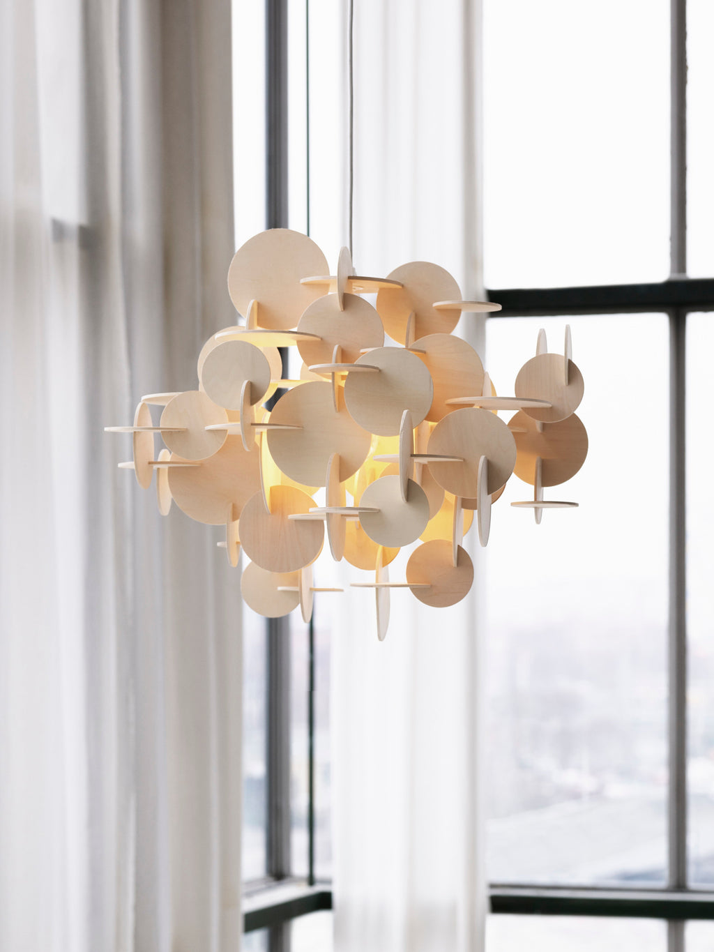Petite suspension en bois Pryor - Bois, blanc