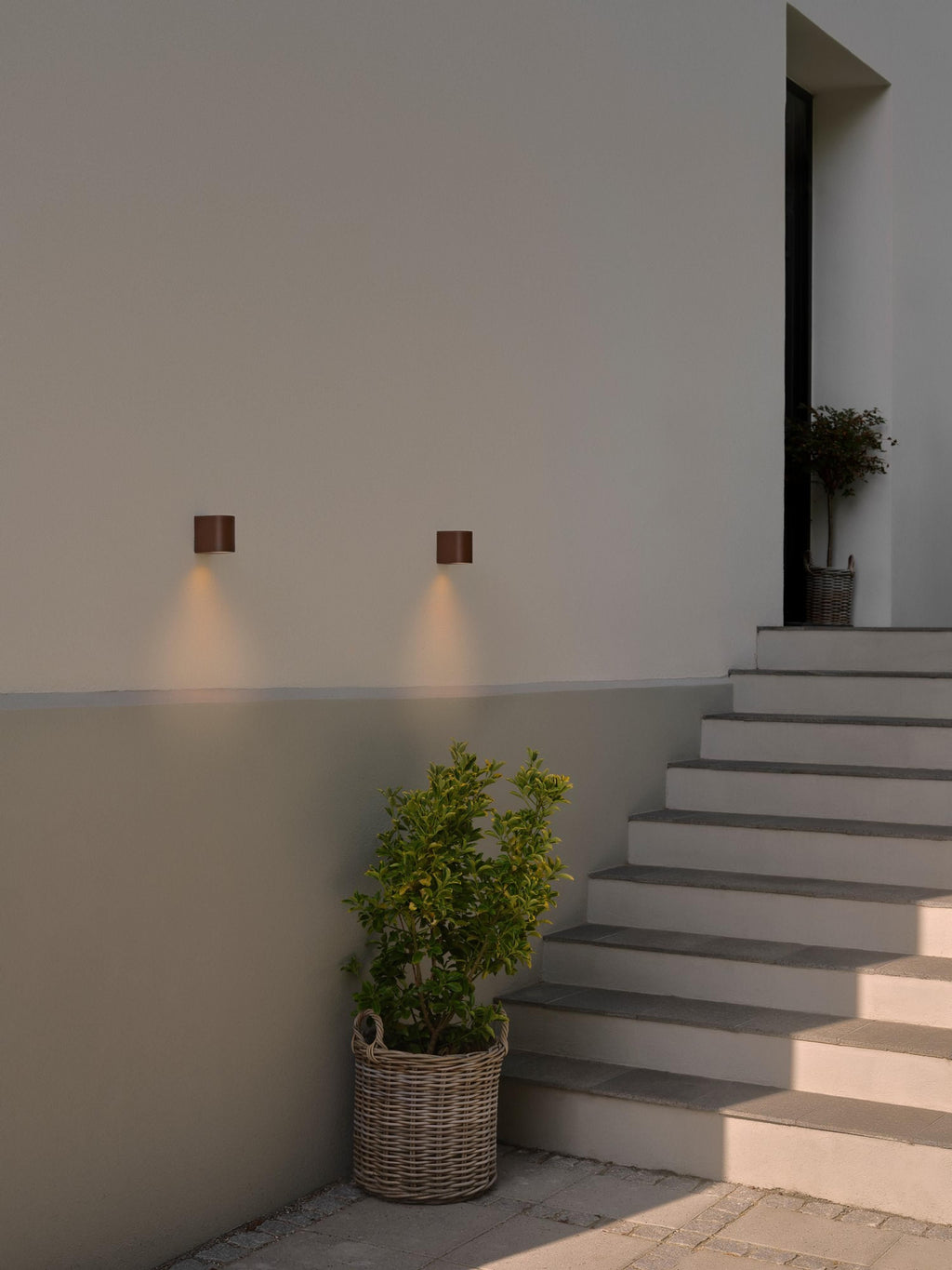Petite applique murale d'extérieur à intensité variable Jyri - Brun foncé