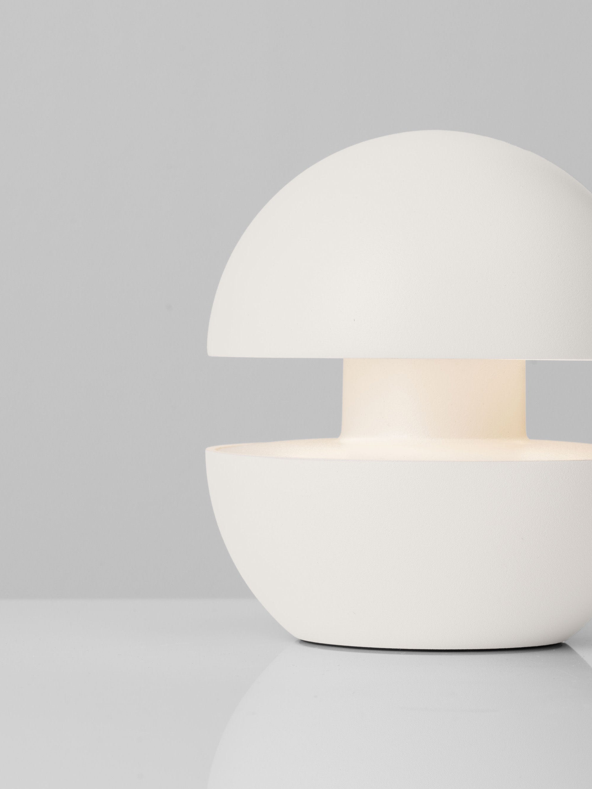 Petite lampe à poser LED Vaughan, intensité lumineuse variable - Blanc