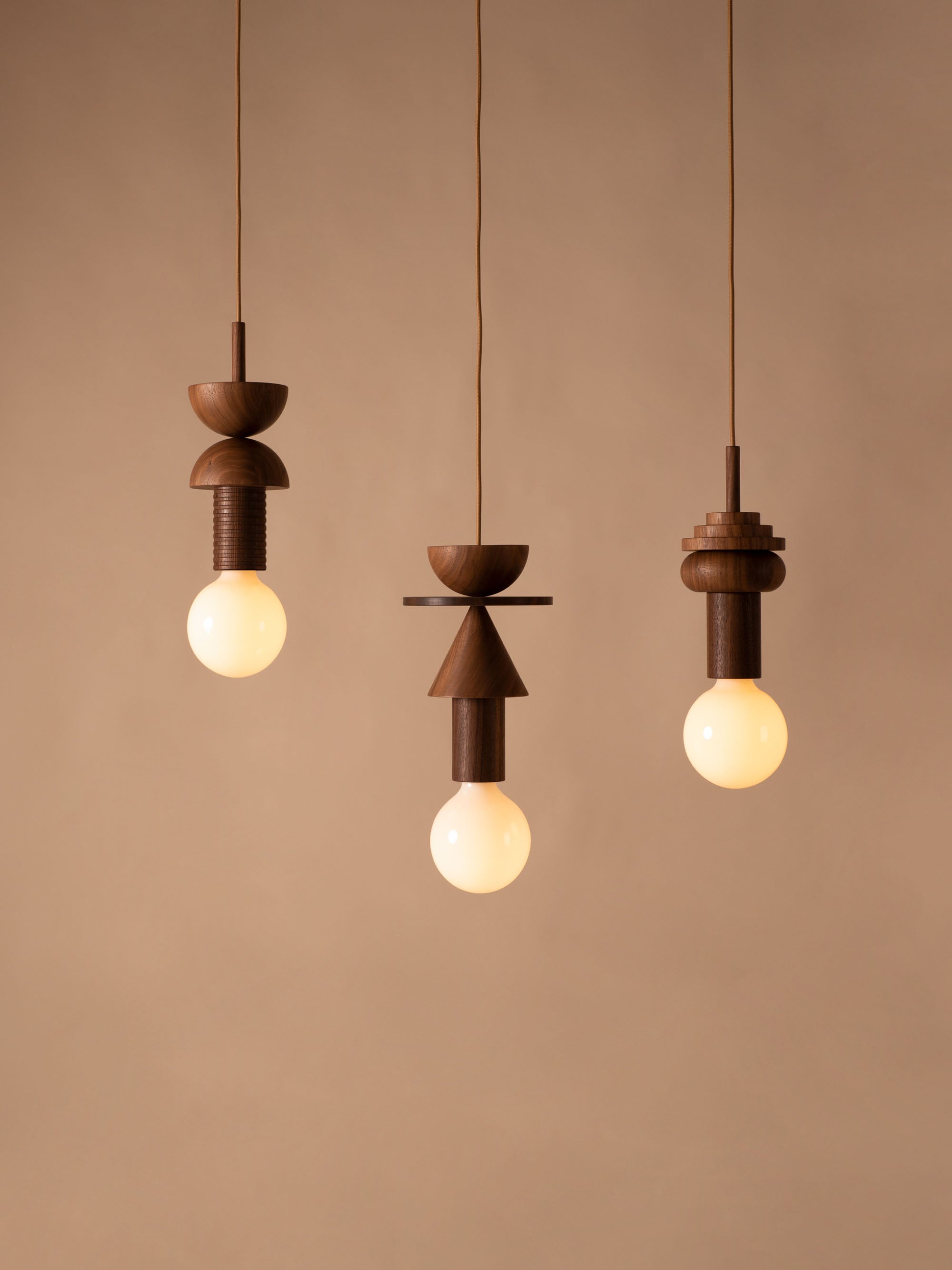 Petite suspension artisanale Burton, intensité ajustable - Bois de noyer