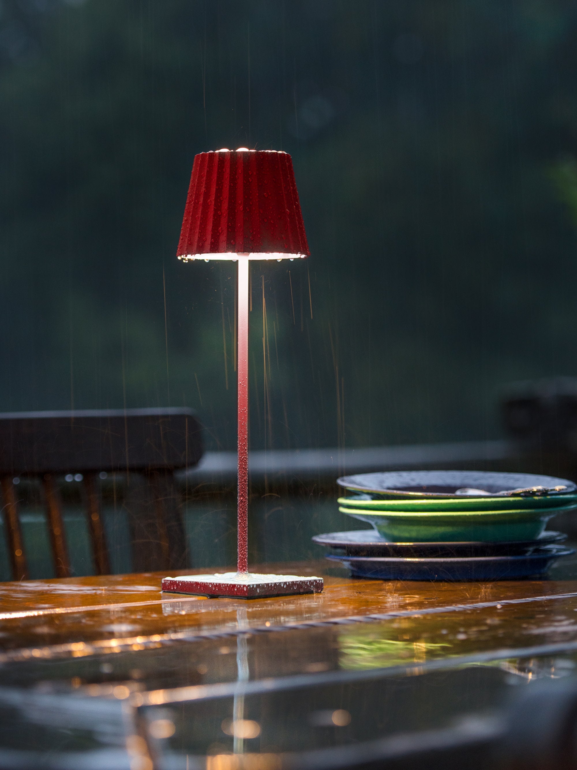 Lampe à poser LED d'extérieur portable Hayes, intensité lumineuse variable - Rouge rouille