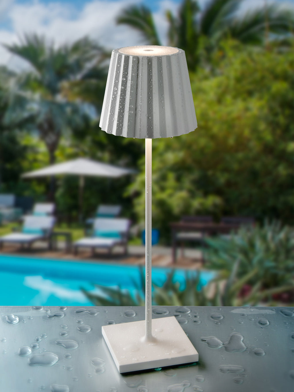 Lampe à poser LED d'extérieur portable Hayes, intensité lumineuse variable - Blanc cassé