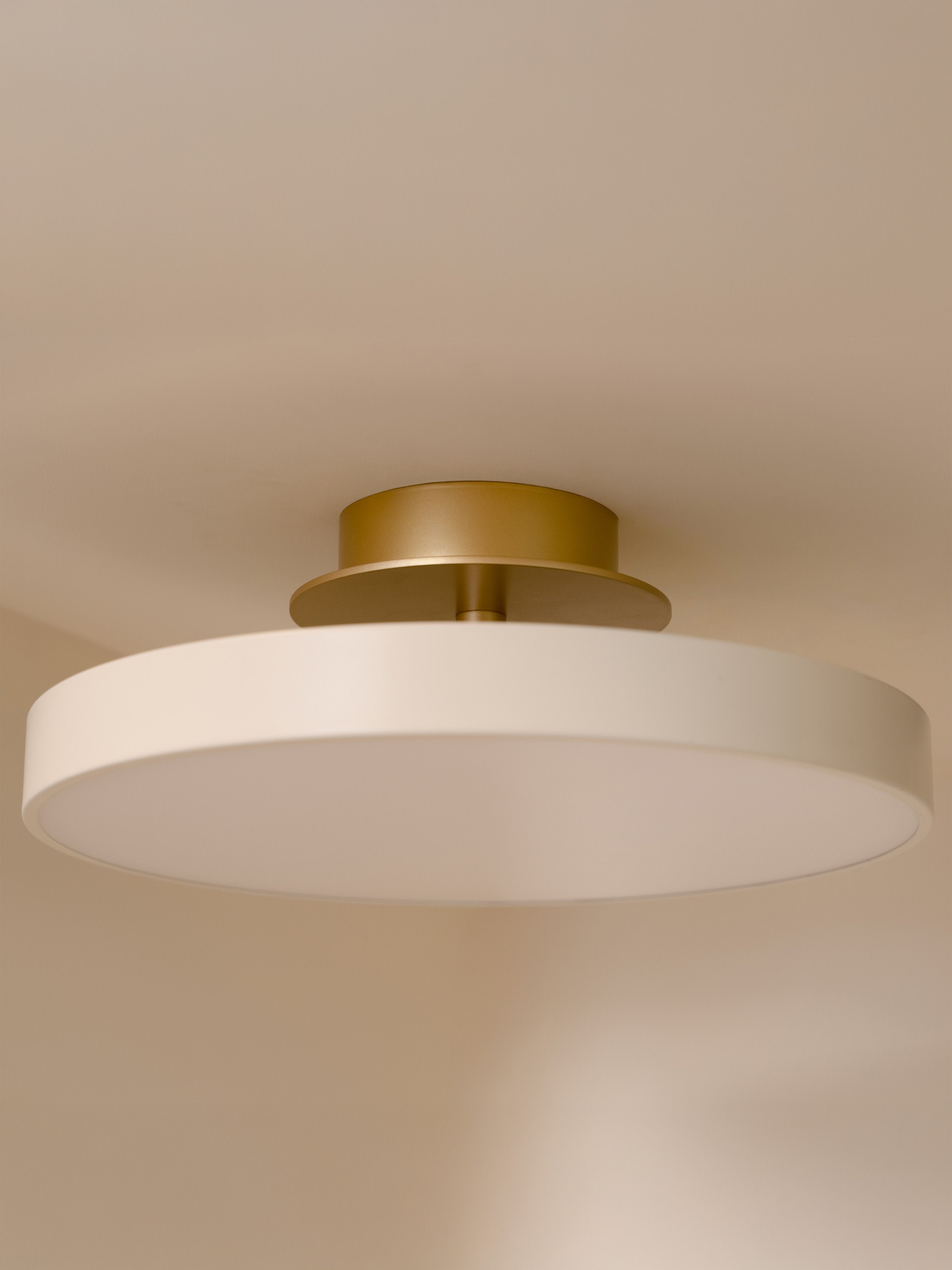 Plafonnier LED à intensité variable Edvin - Blanc cassé, doré