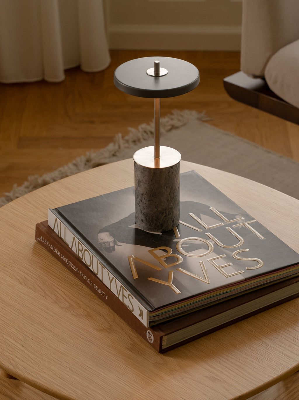 Lampe à poser portable Marc, intensité ajustable - Gris clair, marbré, doré
