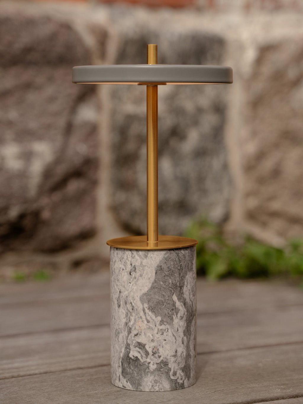 Lampe à poser portable Marc, intensité ajustable - Gris clair, marbré, doré