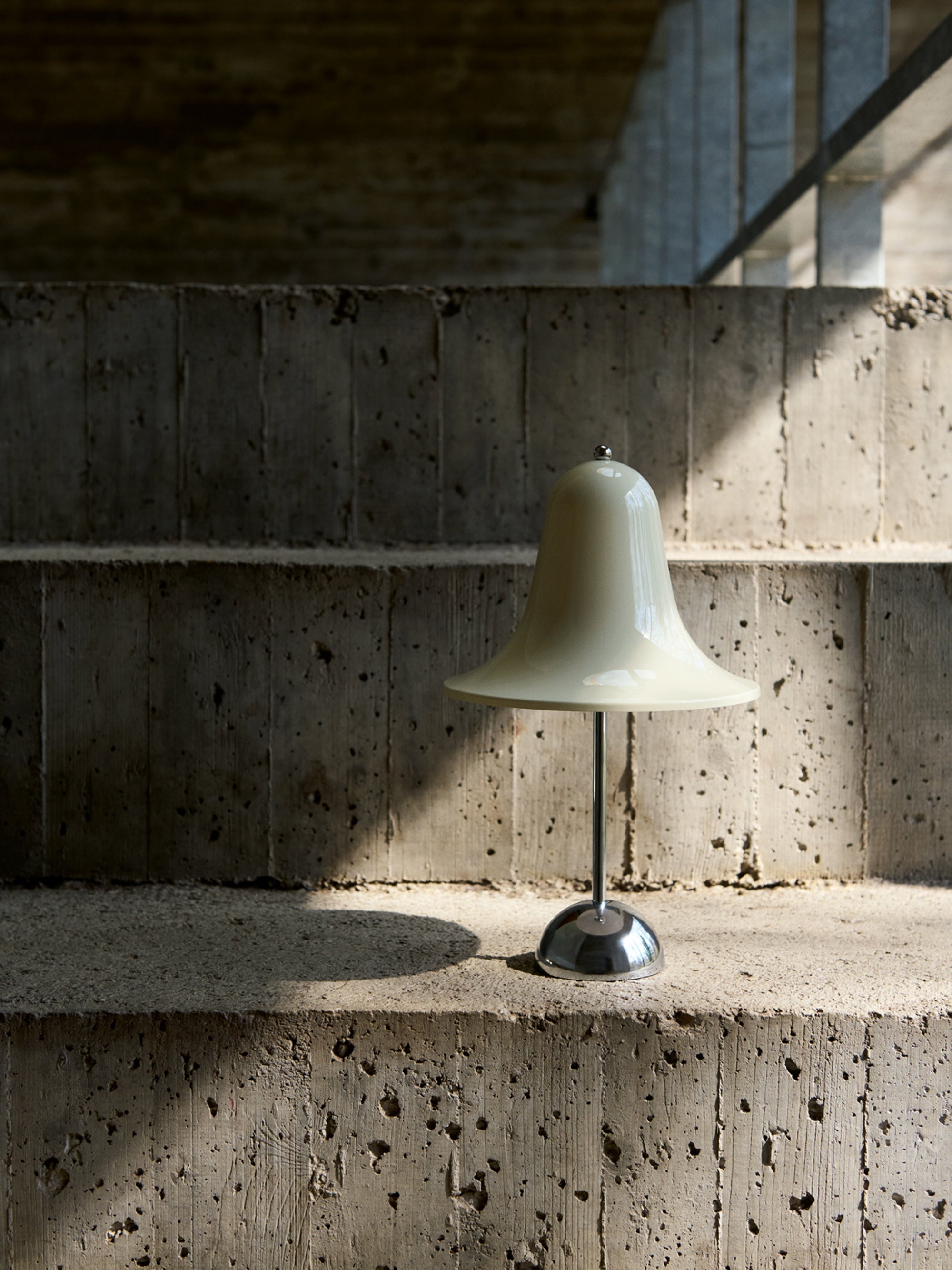 Petite lampe à poser LED Design Ras, intensité ajustable - Blanc cassé, argenté
