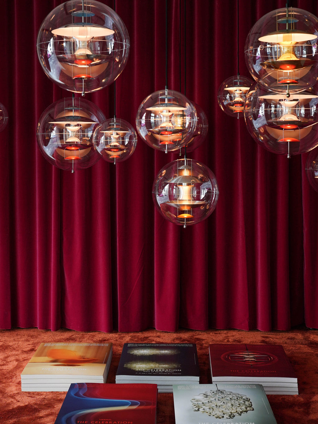Suspension VP Globe Design Ras - Transparent, chrome, rouge, bleu