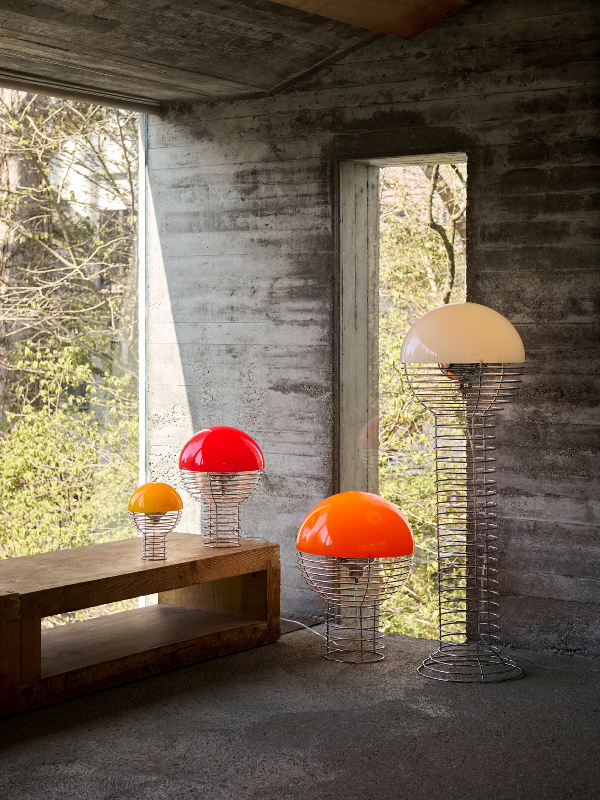 Petite lampe à poser LED à intensité variable Design Ras - Argenté, jaune soleil
