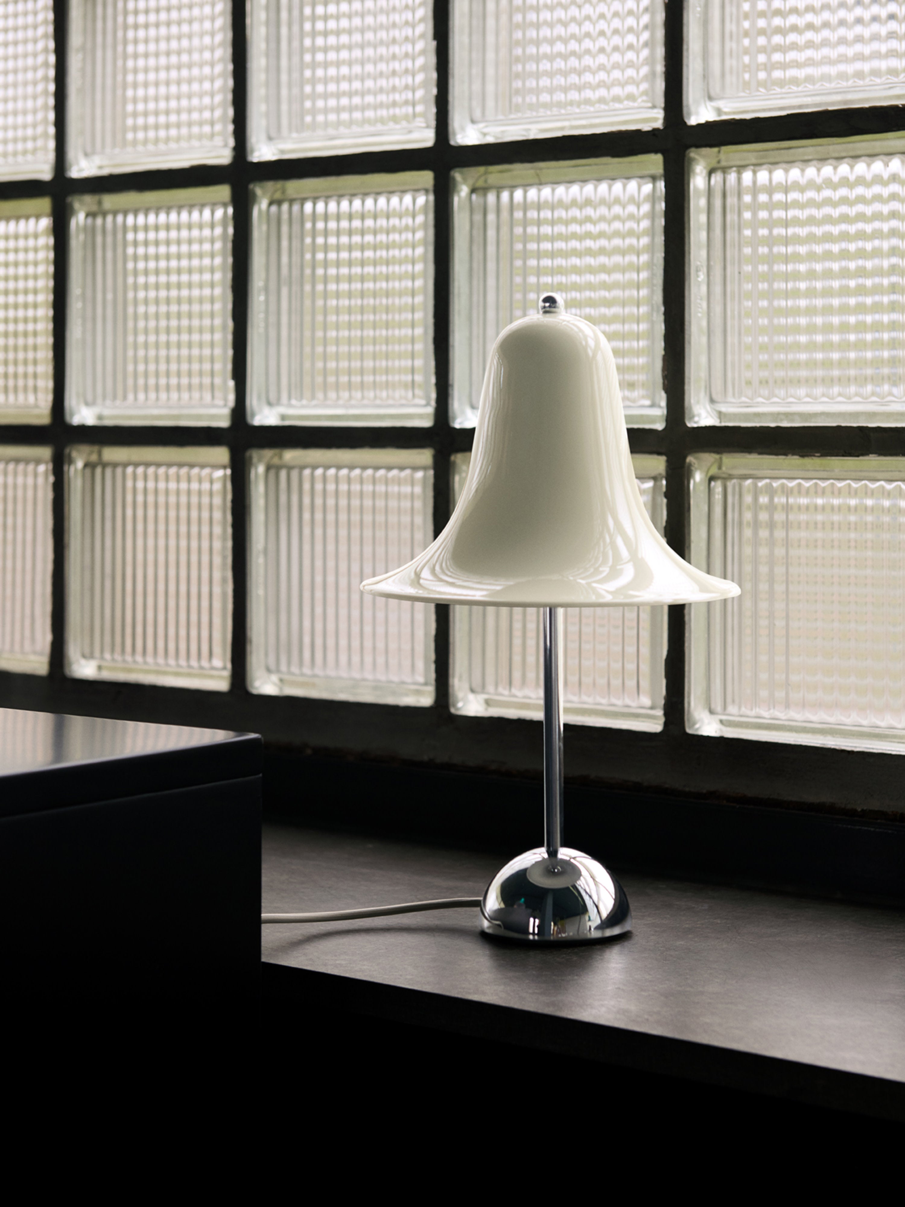 Petite lampe à poser Design Ras - Blanc cassé, argenté