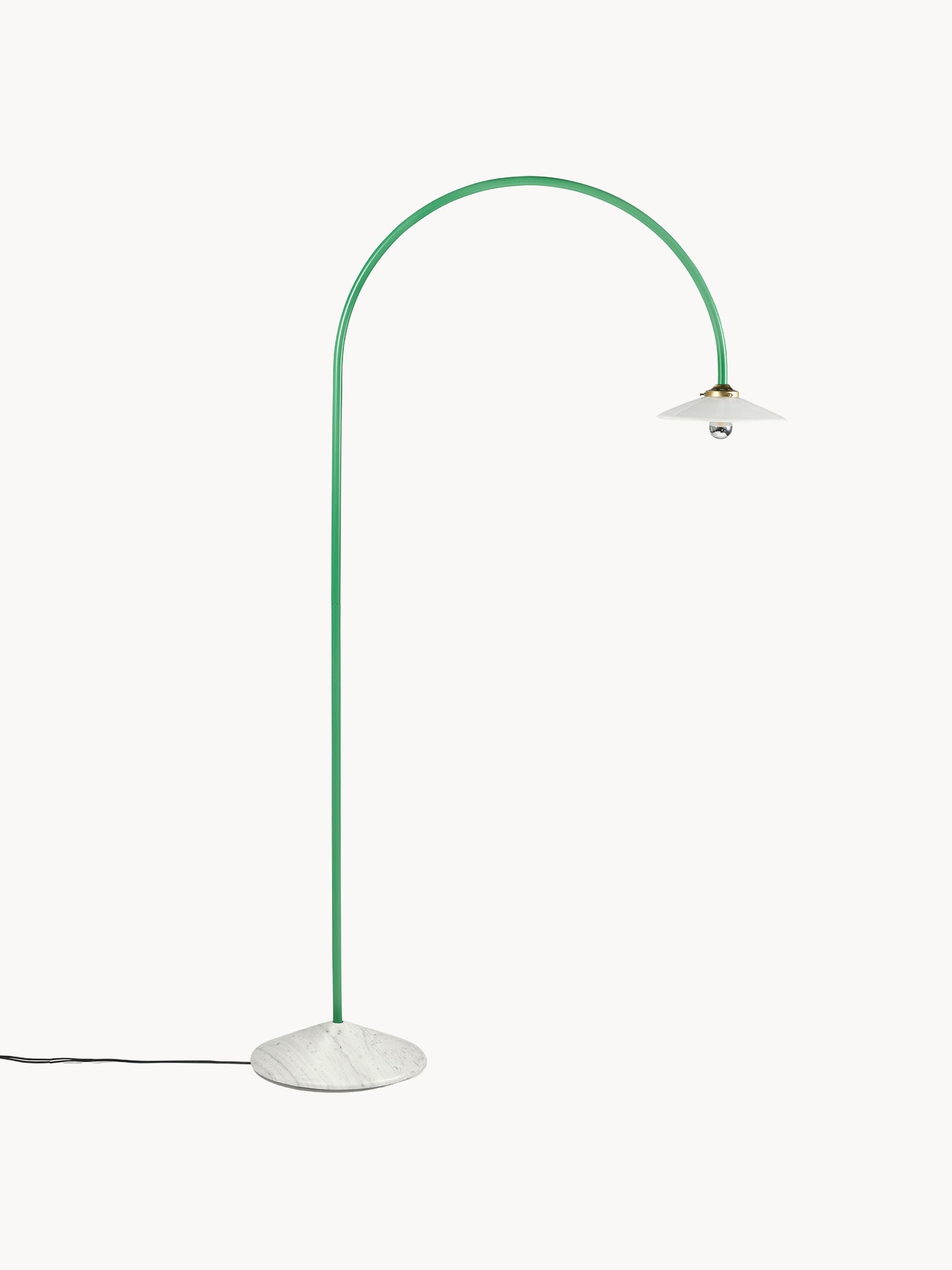 Lampadaire arc fait main avec pied en marbre Liekki - Blanc, vert, gris clair, marbré
