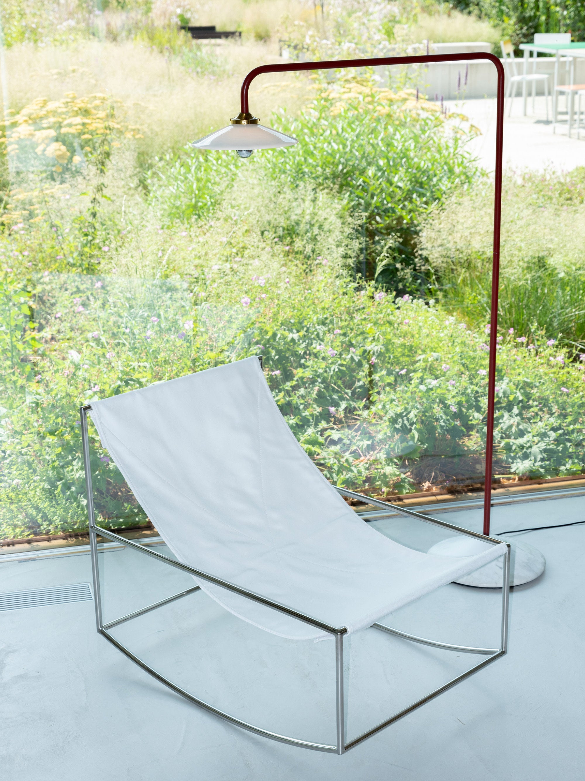 Lampadaire arc fait main avec pied en marbre Liekki - Blanc, rouge rouille, gris clair, marbré