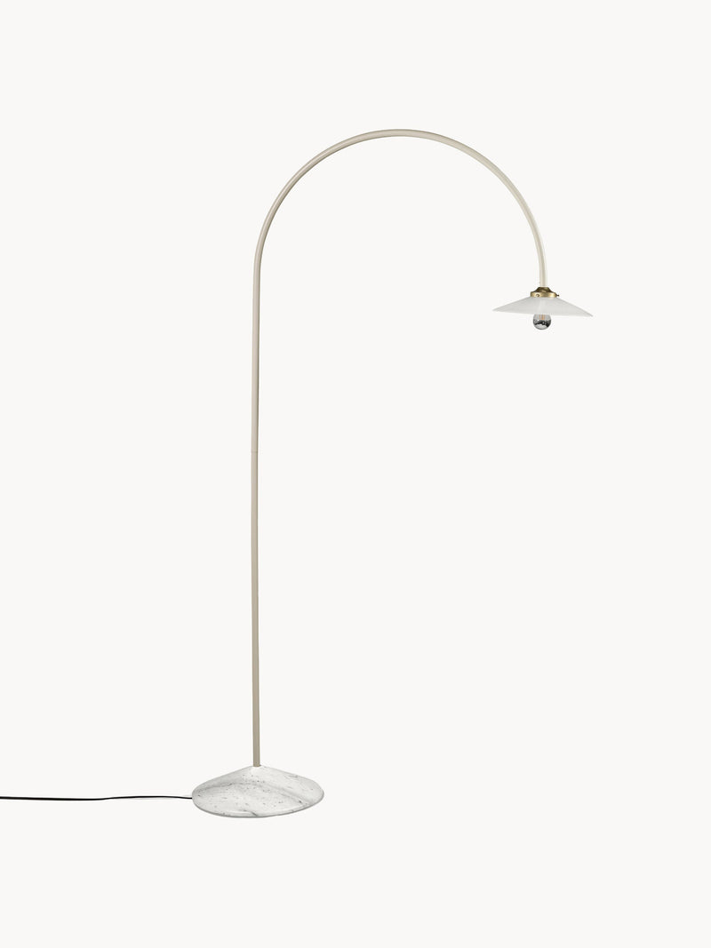 Lampadaire arc fait main avec pied en marbre Liekki - Blanc, blanc cassé, gris clair, marbré