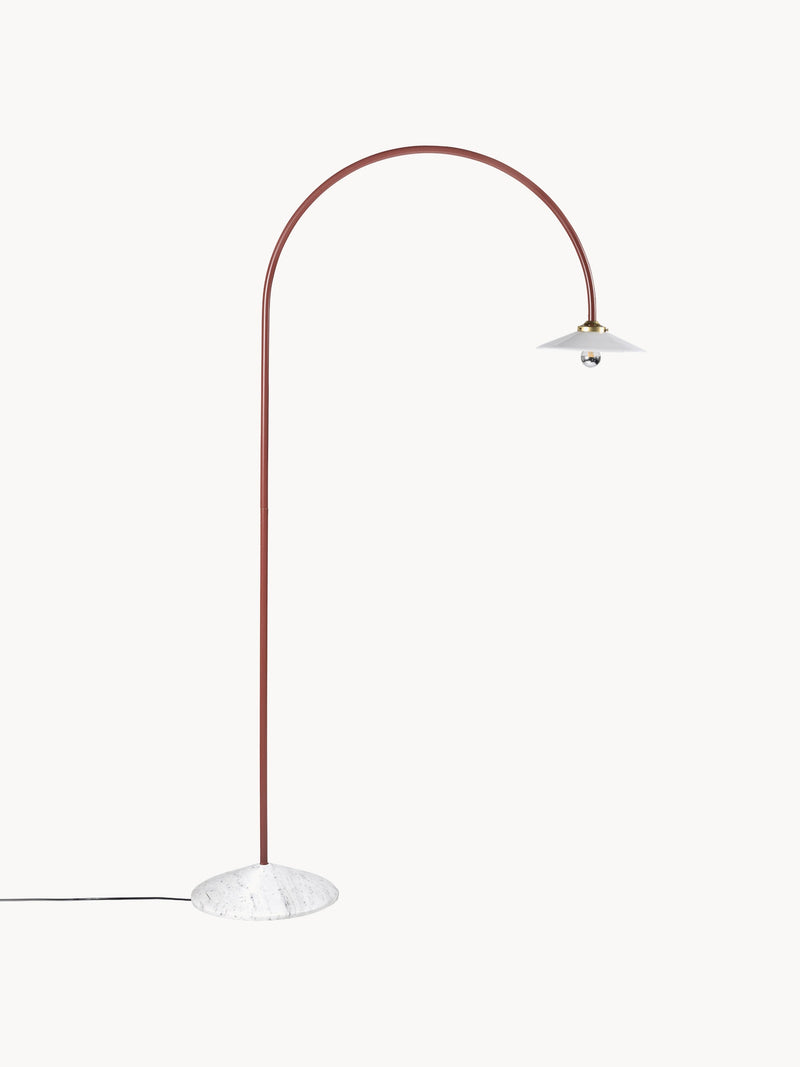 Lampadaire arc fait main avec pied en marbre Liekki - Blanc, rouge rouille, gris clair, marbré