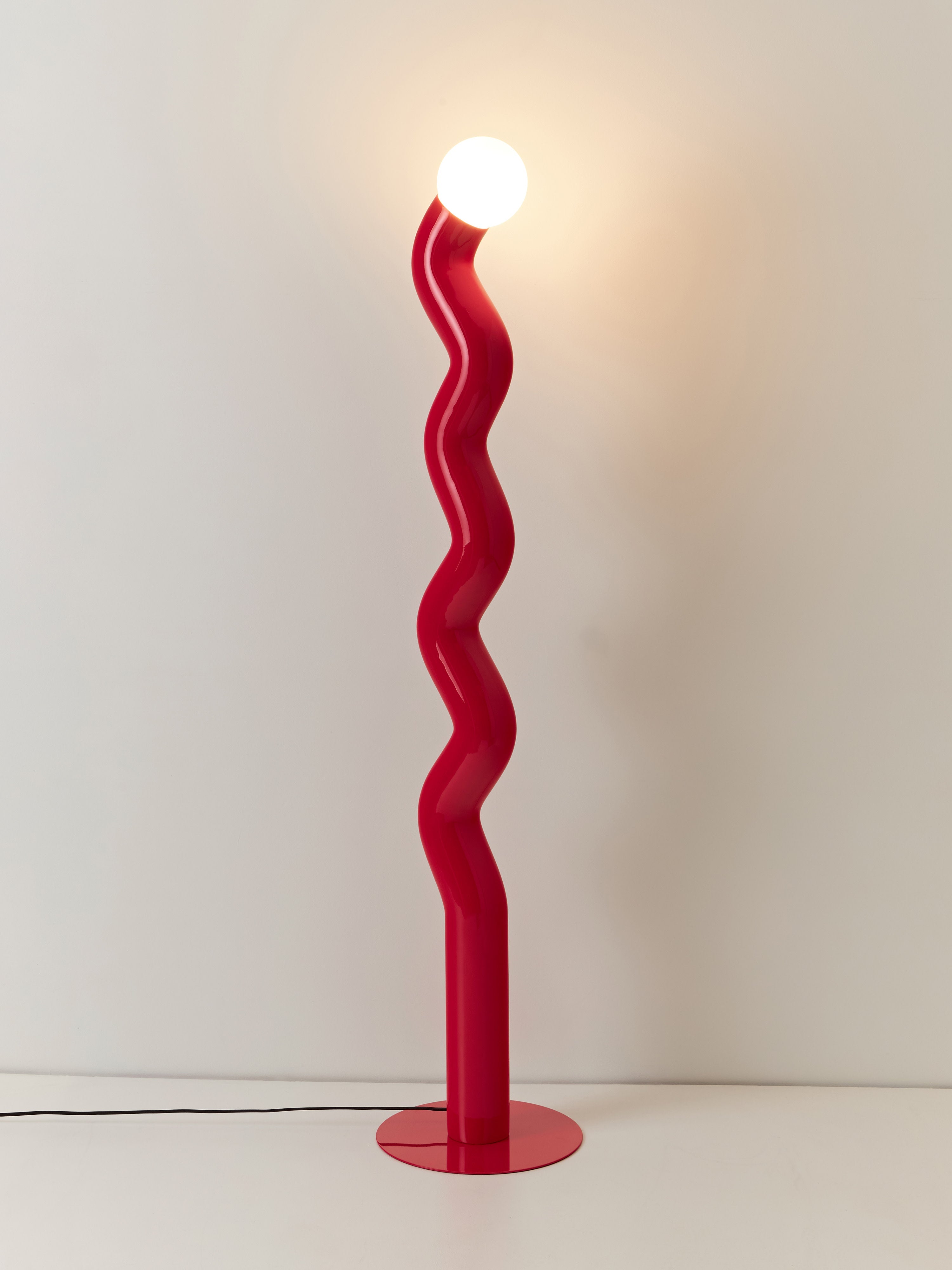 Grand lampadaire Moor - Rouge