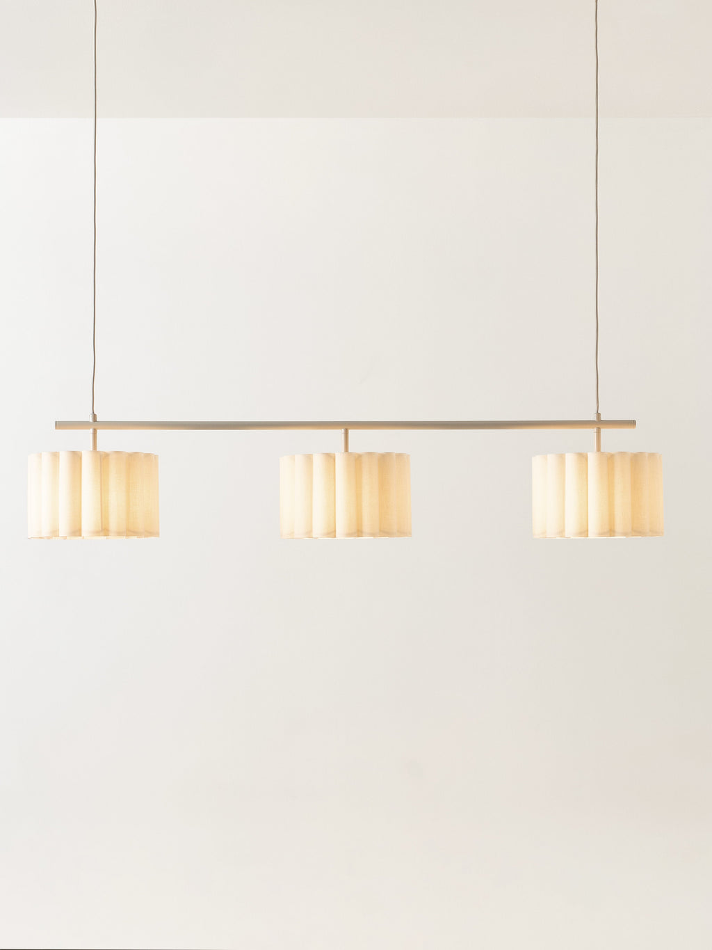 Grande suspension en lin Bjartmar - Beige clair, beige