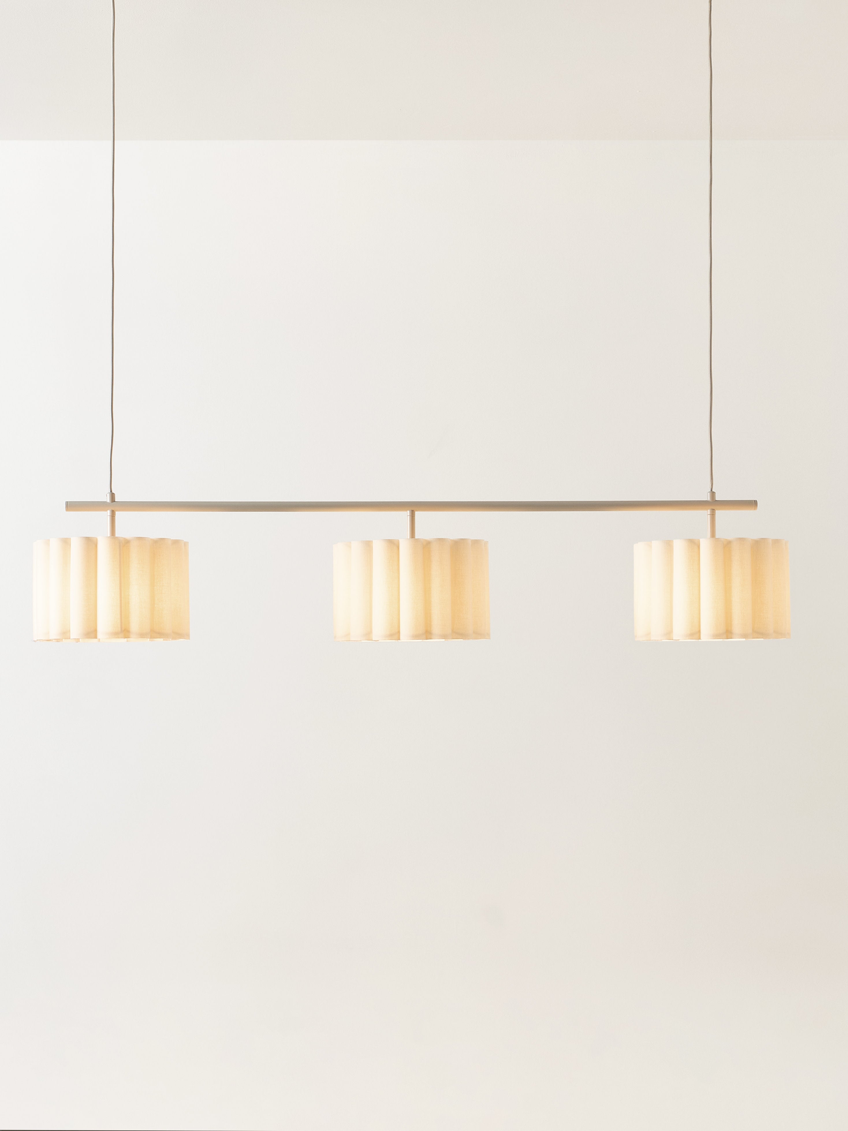 Grande suspension en lin Bjartmar - Beige clair, beige
