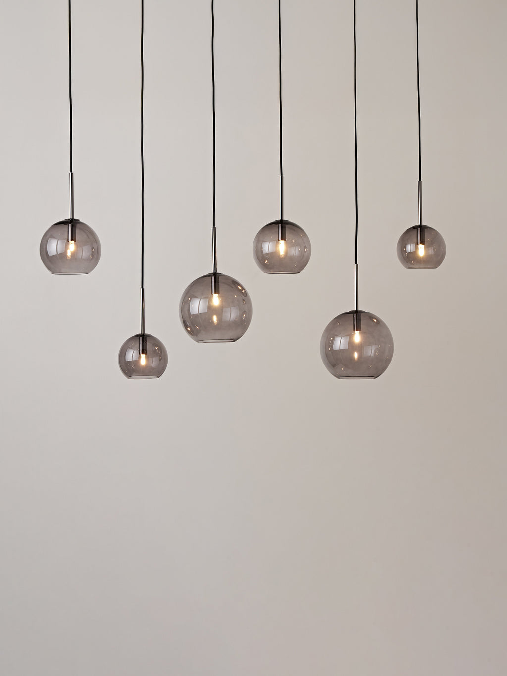 Grande suspension boule en verre Kjel - Gris, transparent