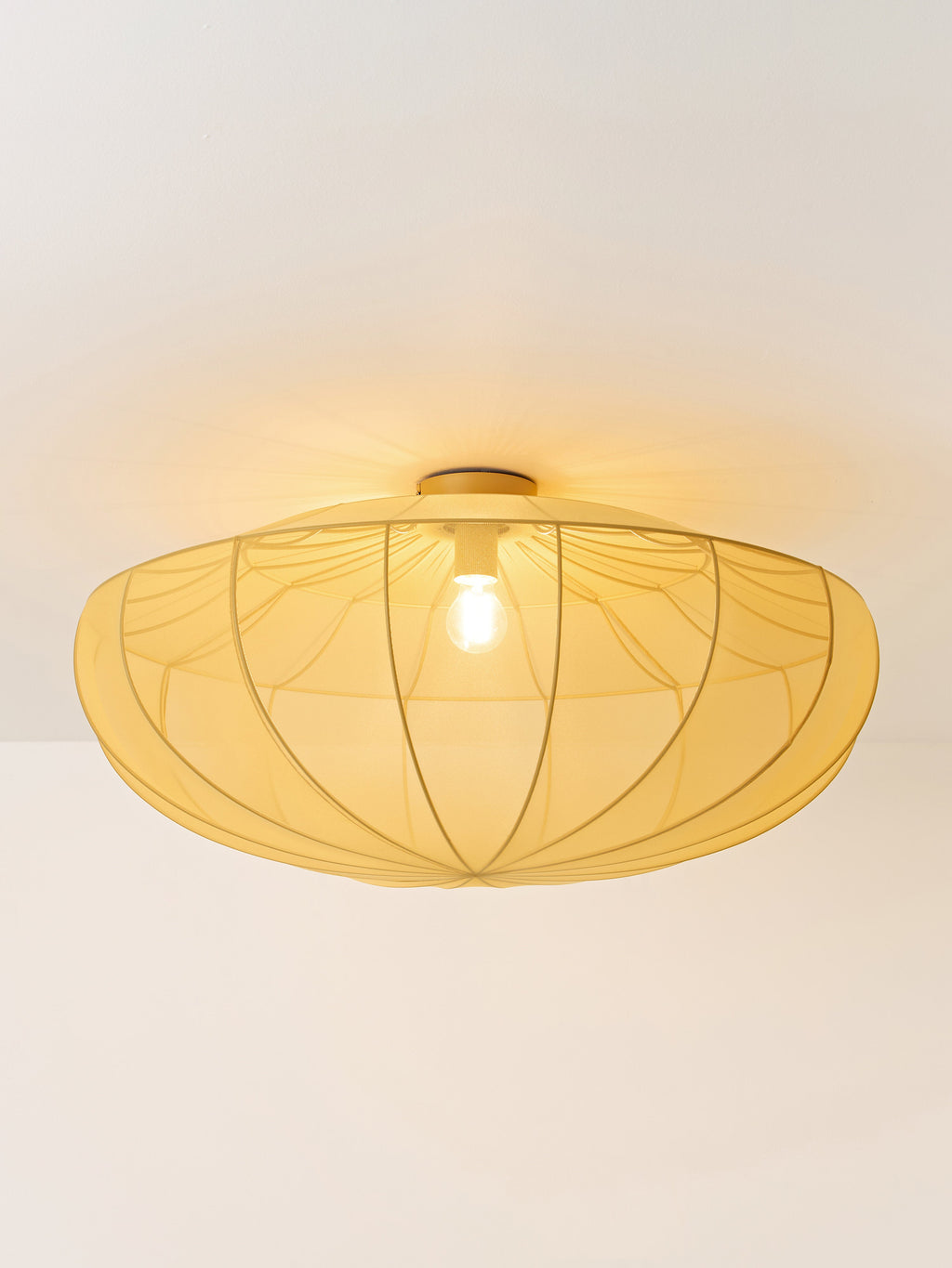 Grand plafonnier en maille Paavo - Jaune ocre