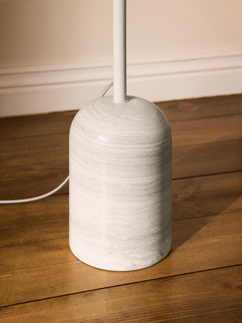 Lampadaire avec pied en marbre Akseli - Beige, marbre