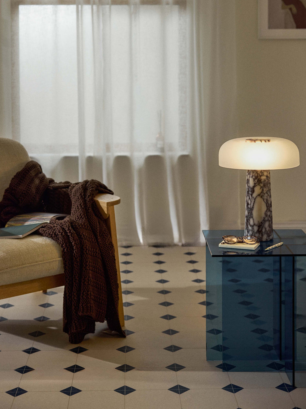 Lampe à poser avec pied en marbre Quinn - Marbre blanc, tons gris