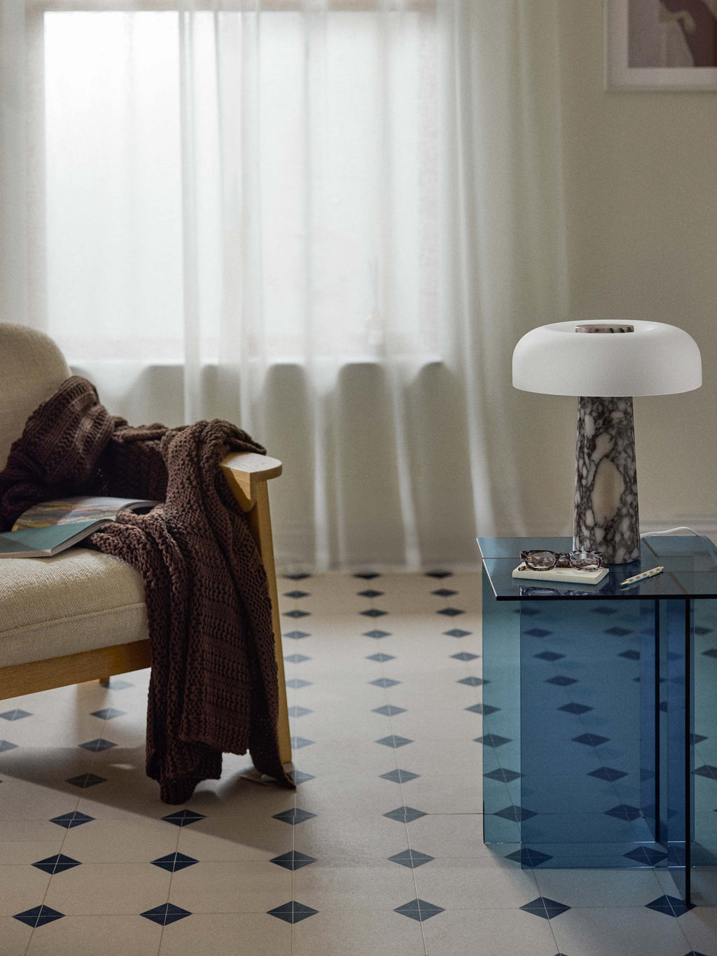 Lampe à poser avec pied en marbre Quinn - Marbre blanc, tons gris