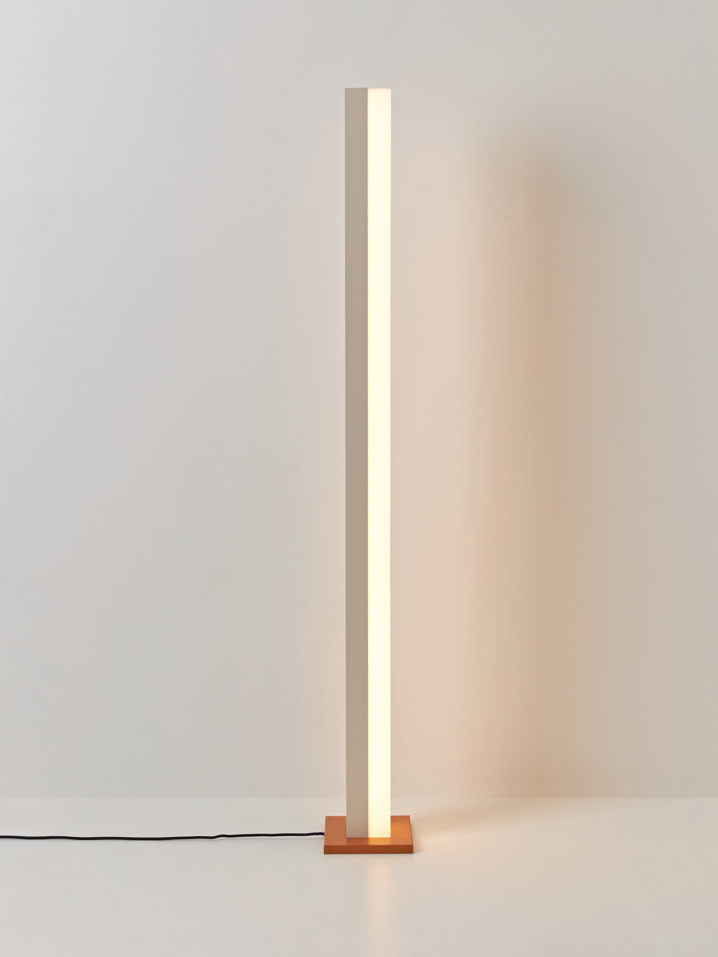 Lampadaire LED à intensité variable Compton - Orange, beige, gris clair
